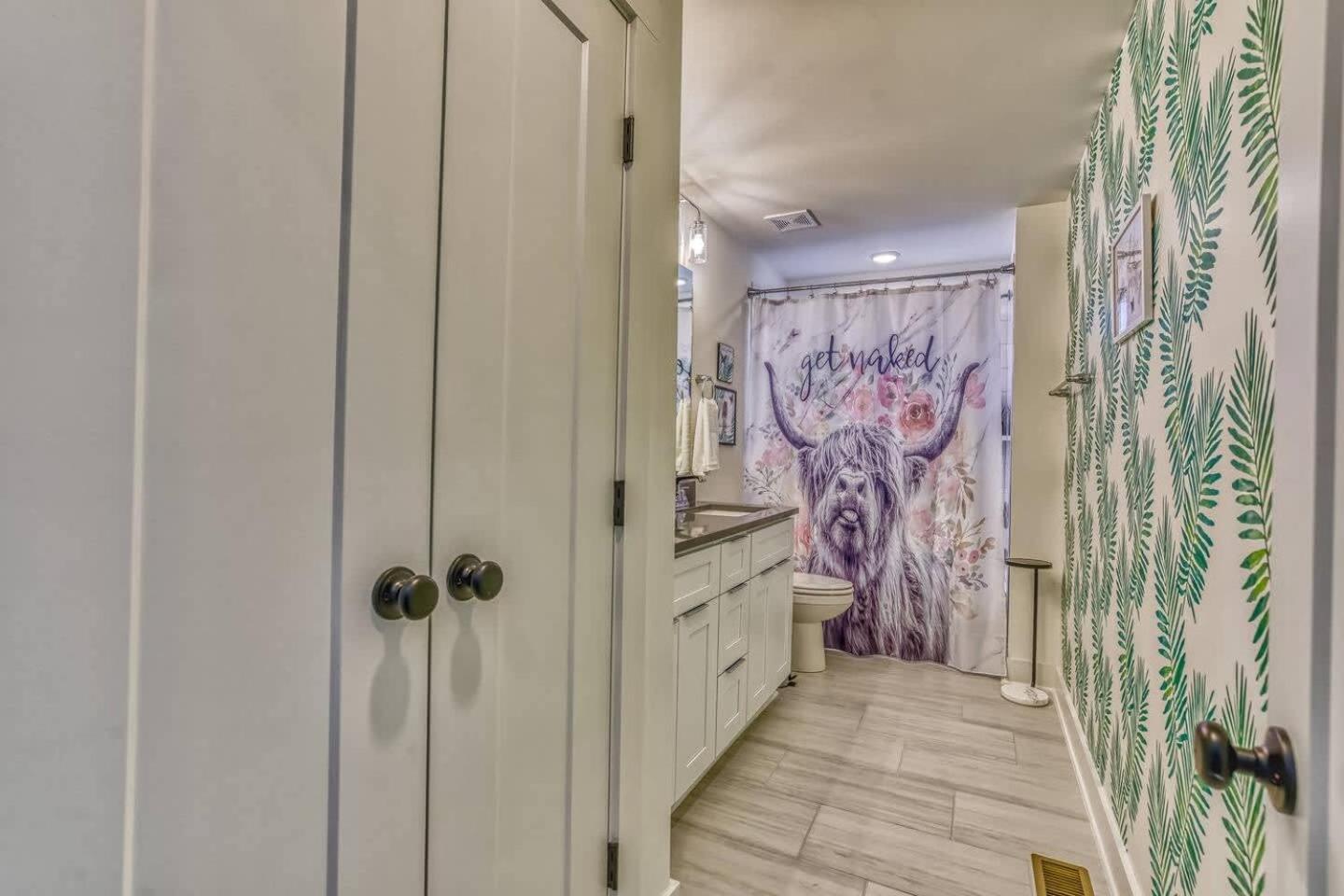 Holiday home Beautiful Balcony Sleeps 12 4 Miles From Broadway Nashville