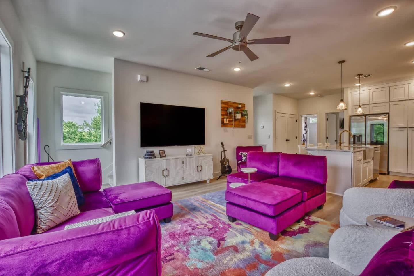 Beautiful Balcony Sleeps 12 4 Miles From Broadway * Nashville