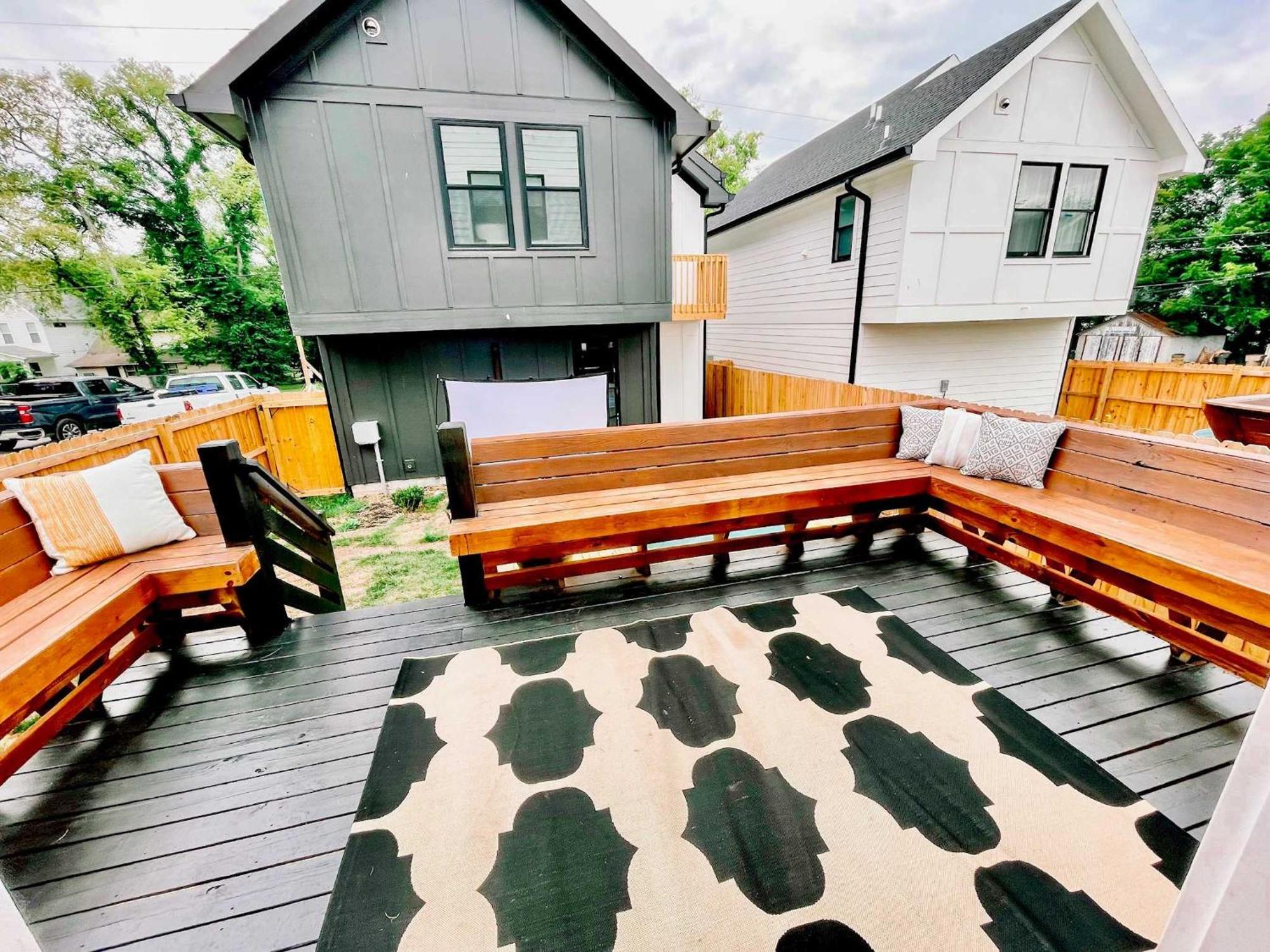Holiday home Glamorous 3 Bdr In East - Pet Friendly *