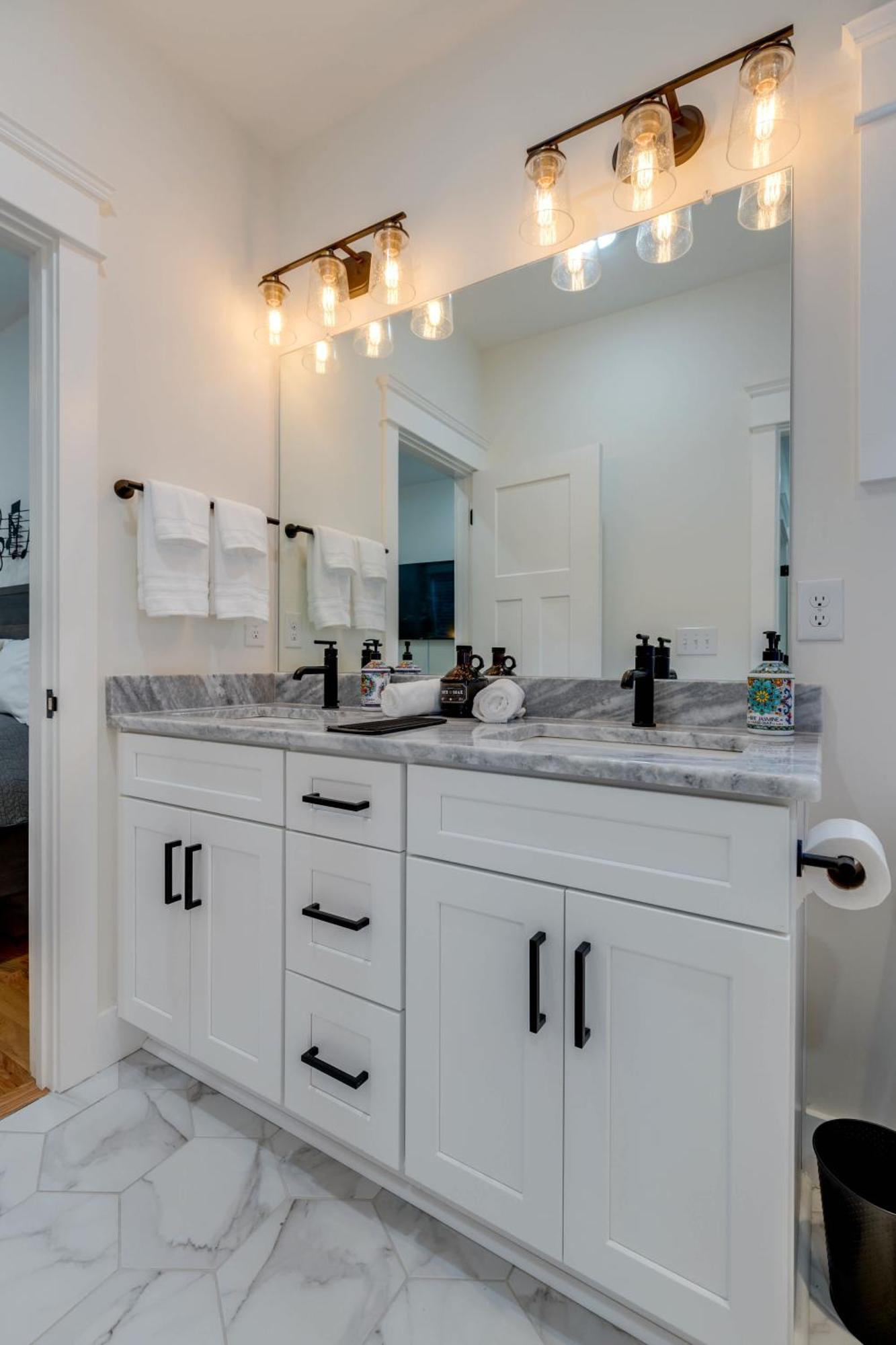 Holiday home Sleek & Convenient East *