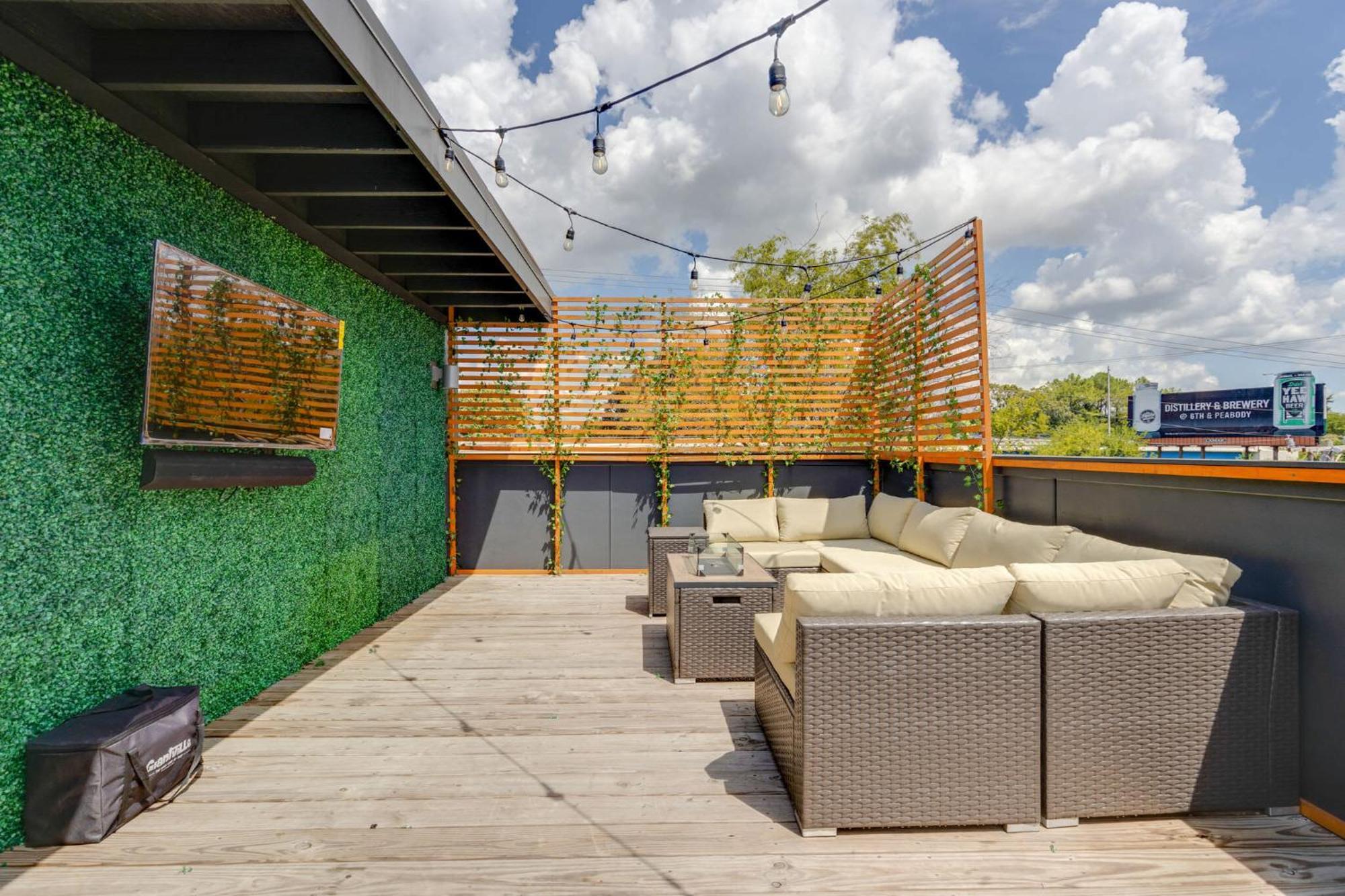 Luxury 3 Bed Close To Downtown Holiday home