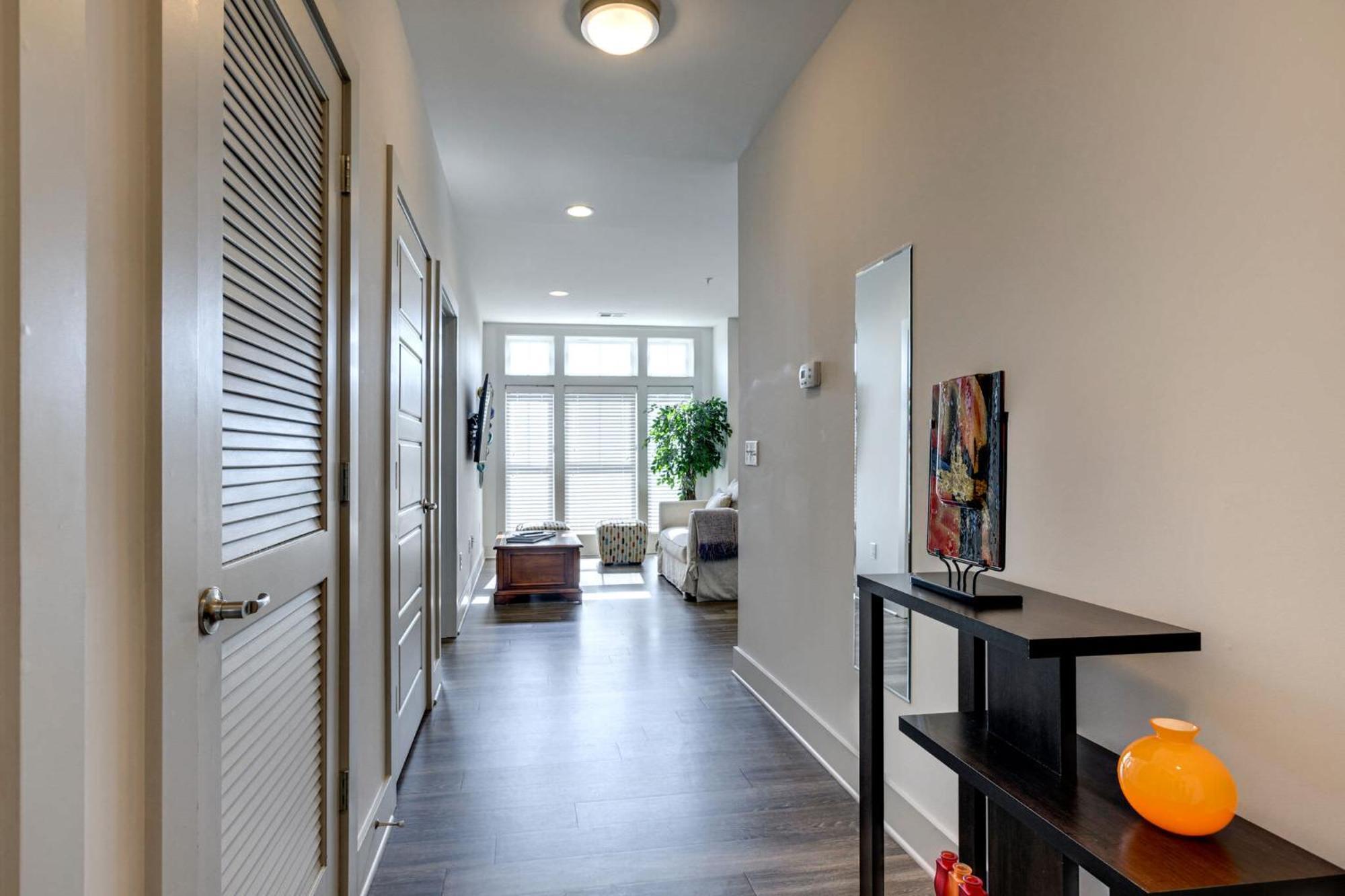 Quiet - Prime Locale Within Mins To Dt *