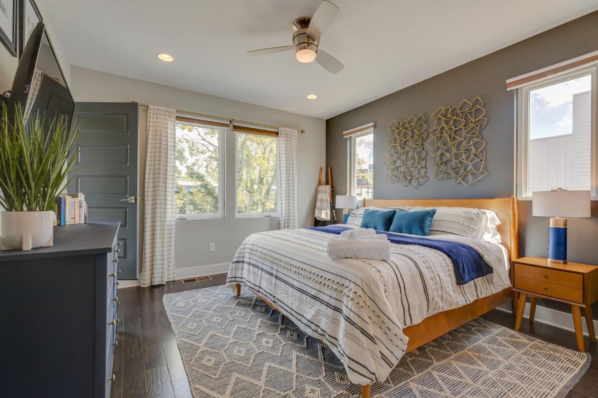 Luxury 3 Bed Close To Downtown Holiday home