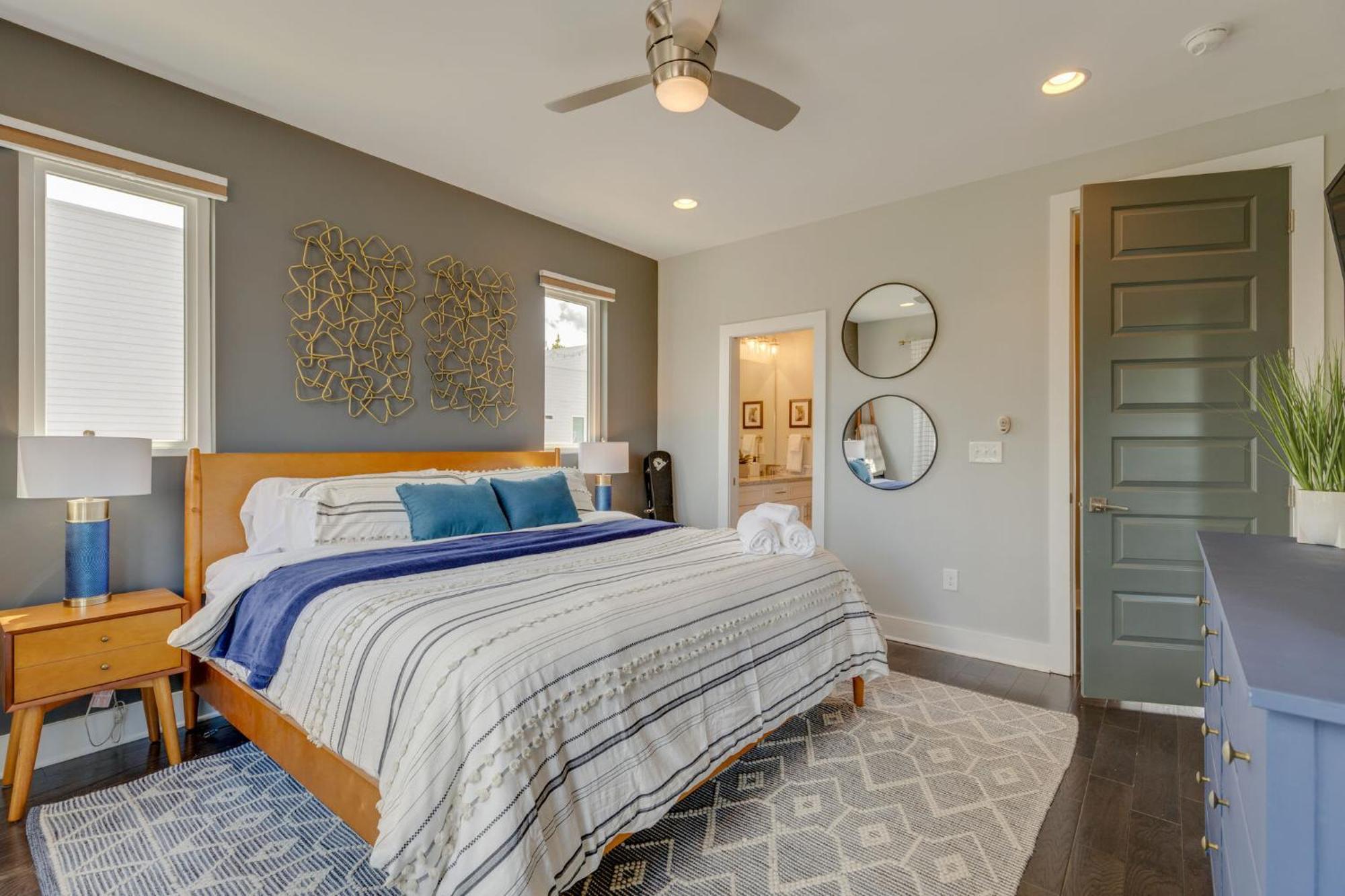 Luxury 3 Bed Close To Downtown Holiday home