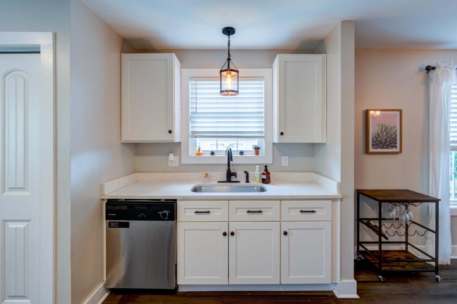 Centrally Located Cozy Pet Friendly Nashville