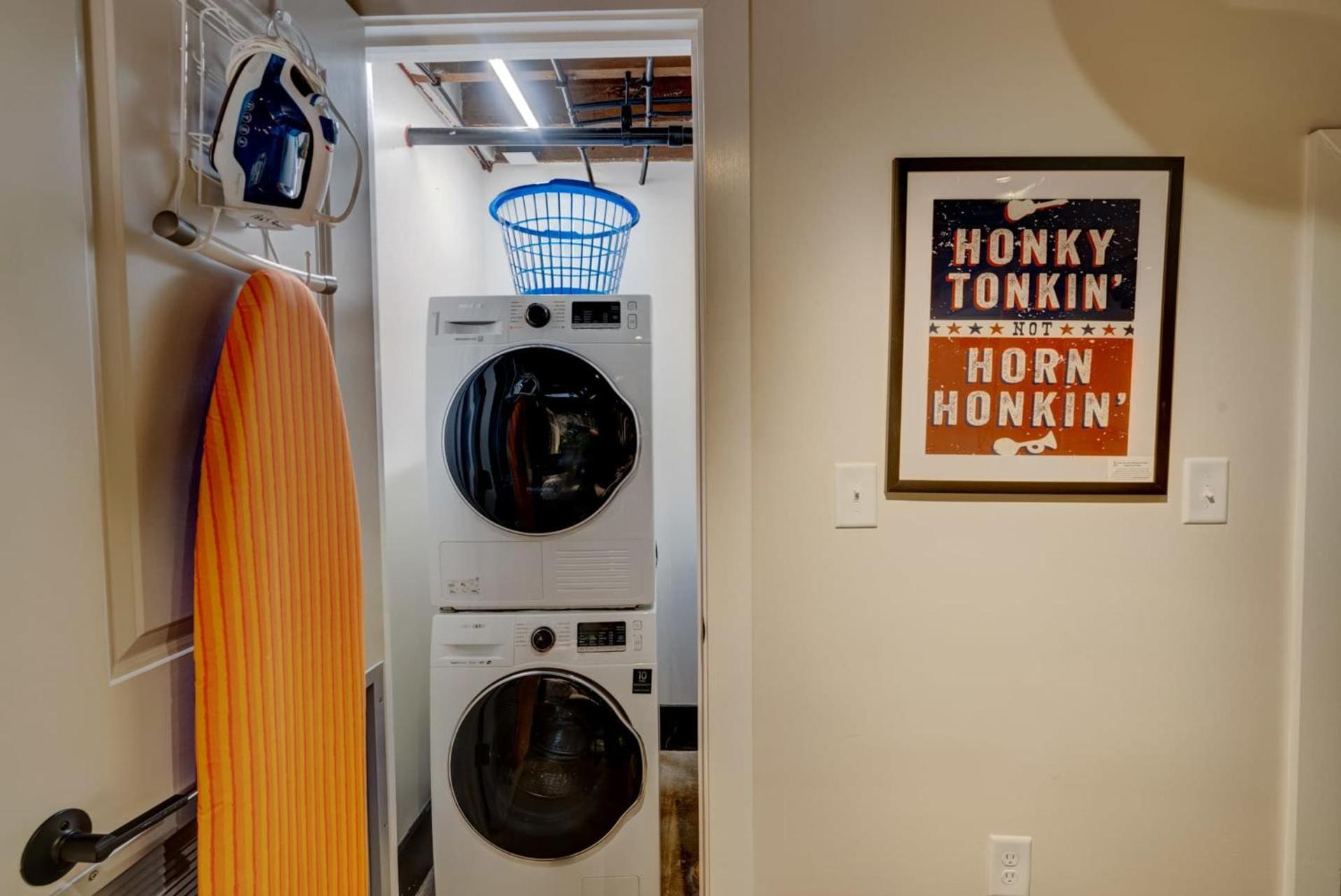 The 1865 Honky Tonk Chic And Luxurious Holiday home