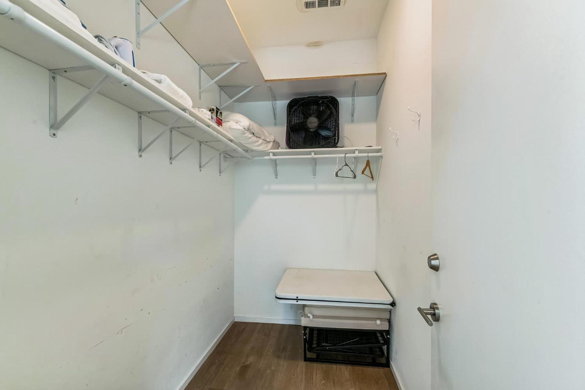 Trendy For 8 In Highly Walkable Neighborhood Holiday home