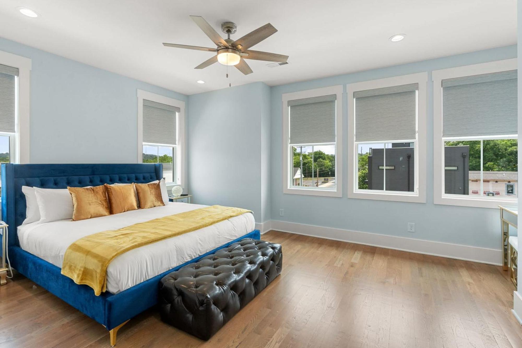 Holiday home Chic Townhome For 8 W Rooftop *