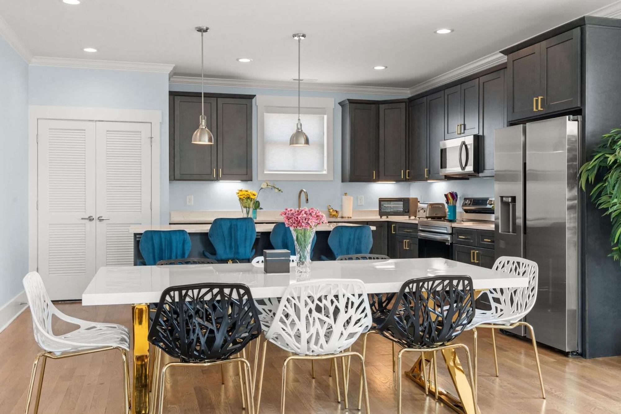 Holiday home Chic Townhome For 8 W Rooftop