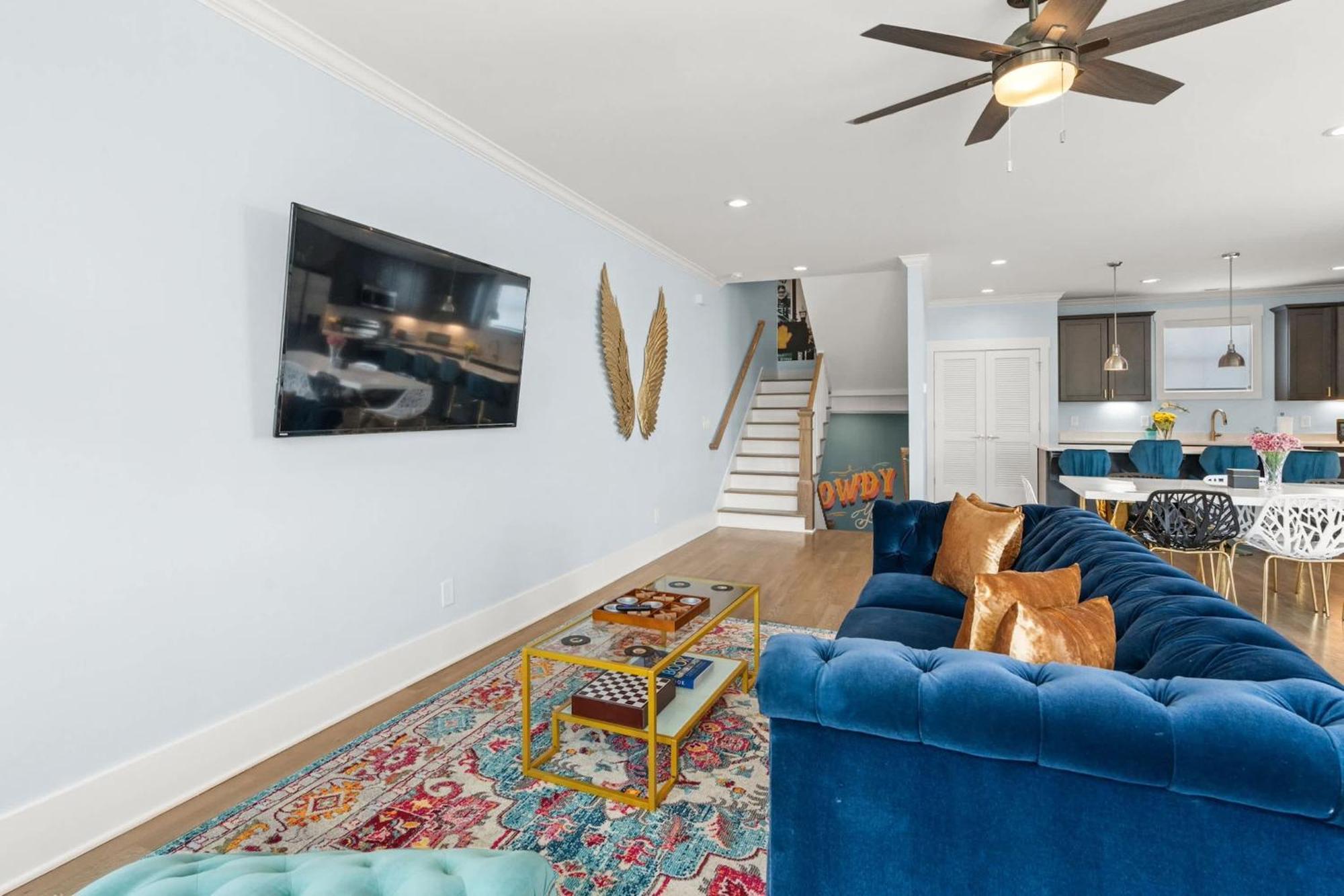 Holiday home Chic Townhome For 8 W Rooftop