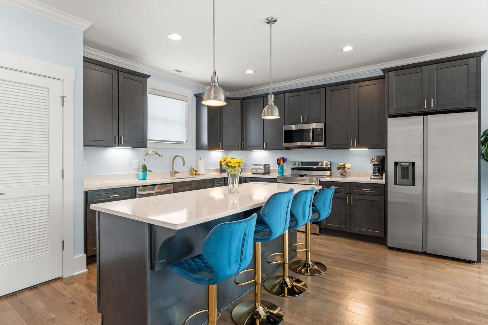 Chic Townhome For 8 W Rooftop