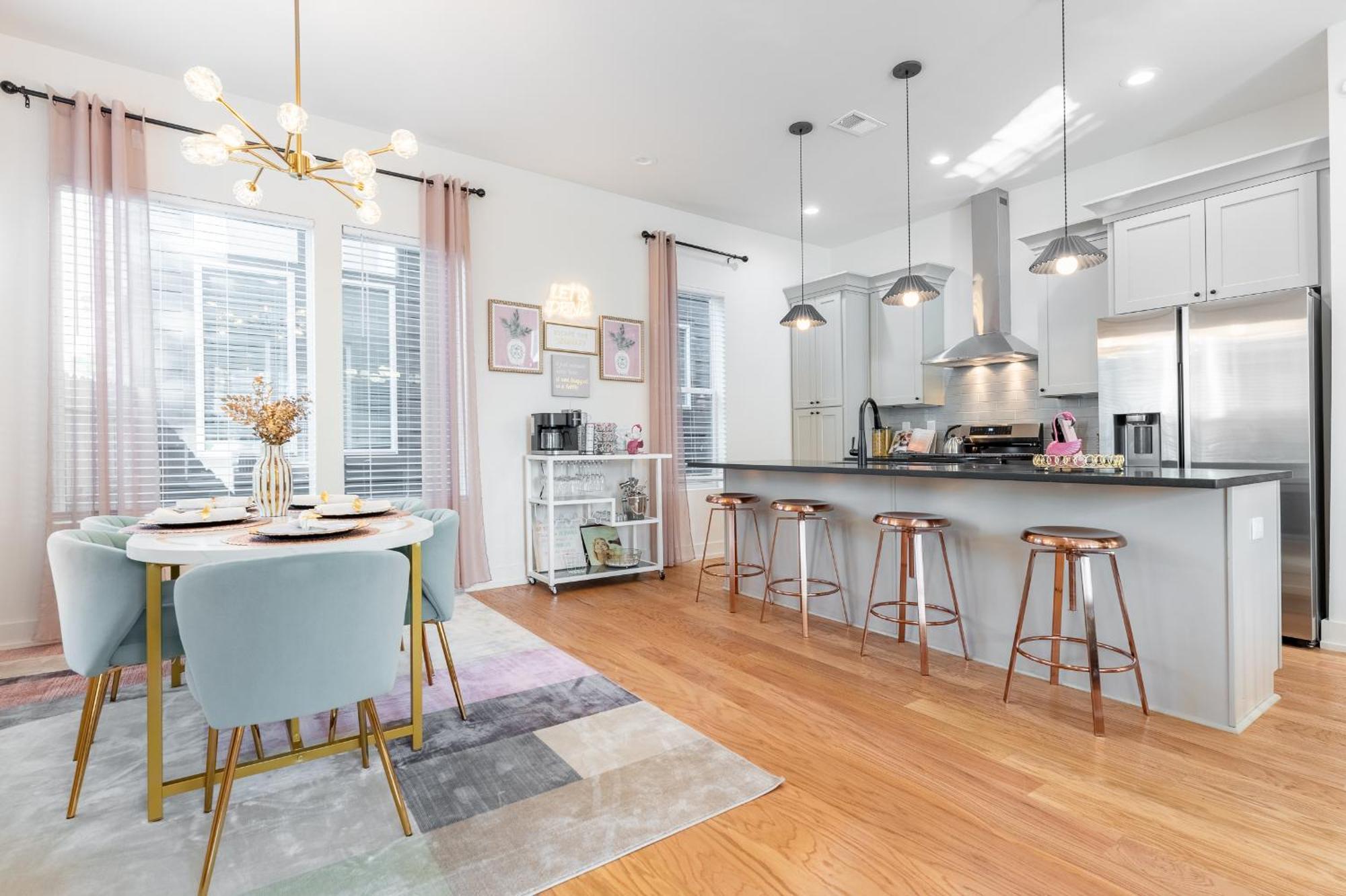 The Vault Royale By Local Holiday home *