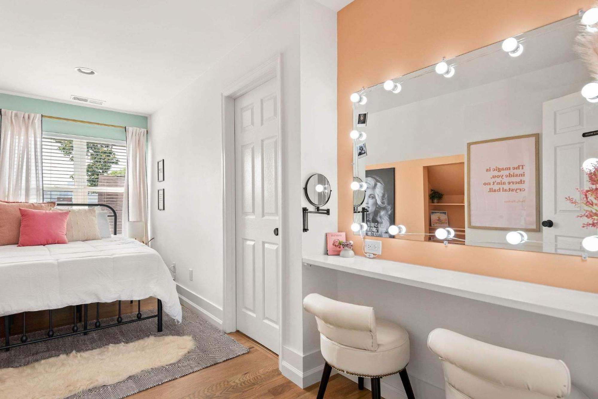 Dolly Johnny Willie Inspired 5 Min From Holiday home *