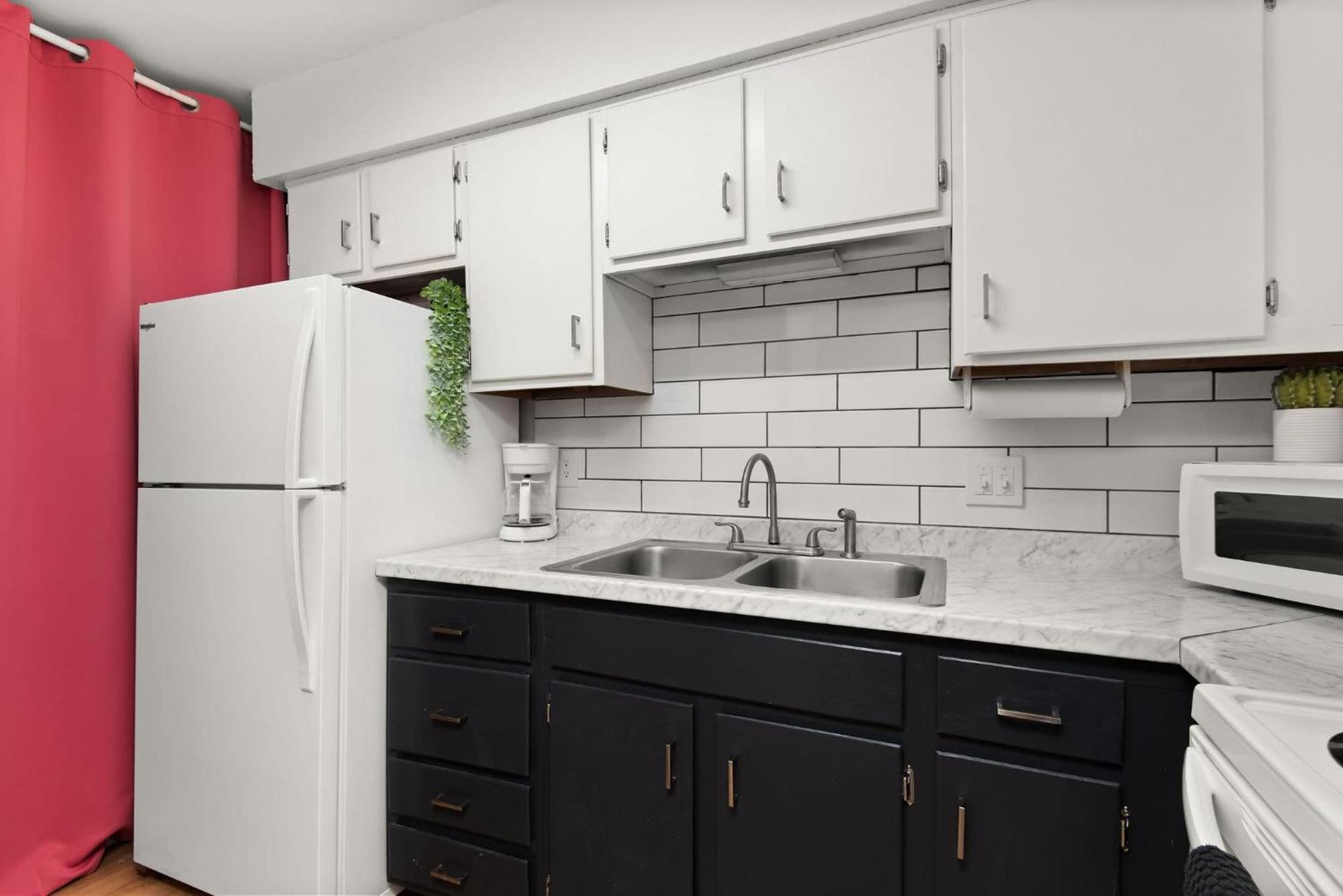 Apartment Dolly On Music Row Sleeps 12 *