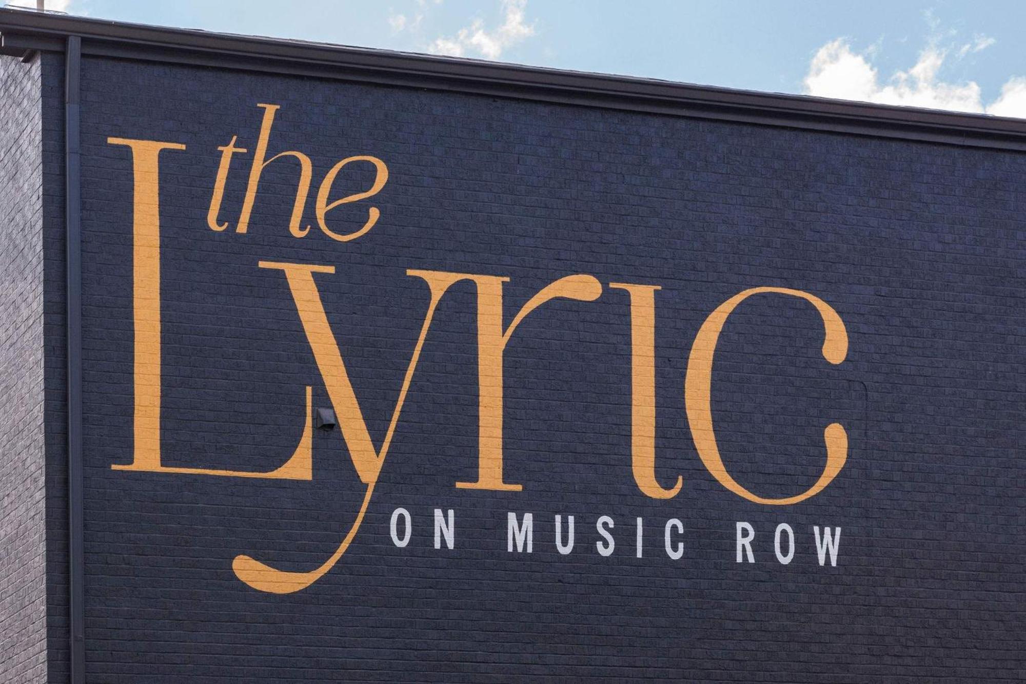 Dolly On Music Row Sleeps 12 * Nashville