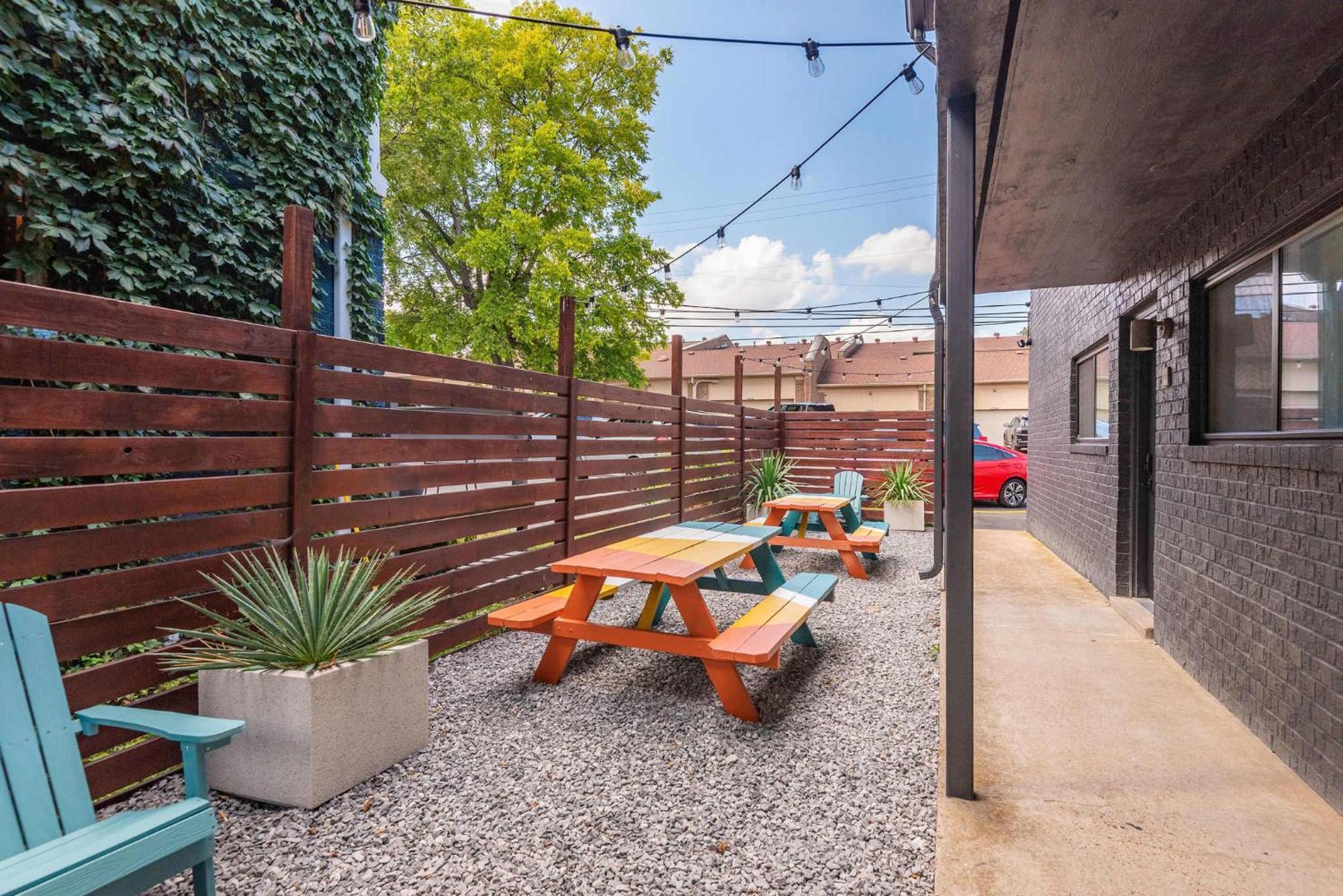 Apartment Dolly On Music Row Sleeps 12 Nashville