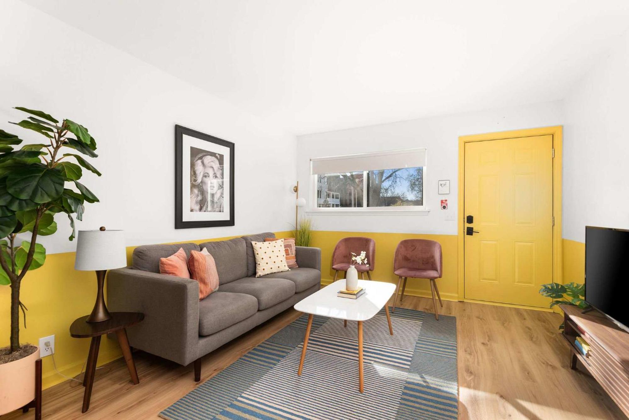 Apartment Dolly On Music Row Sleeps 12 *