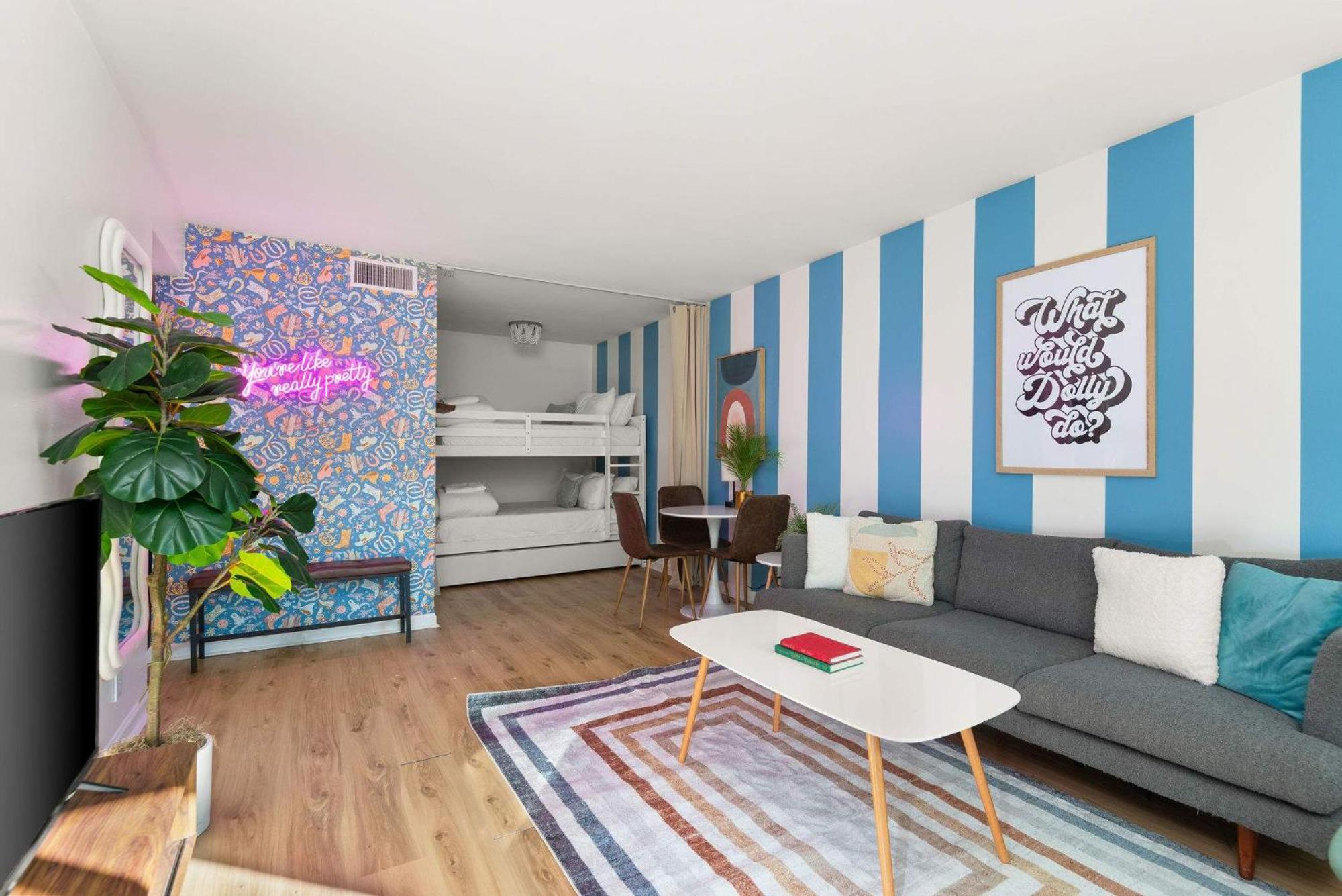 Dolly On Music Row Sleeps 12 Apartment Nashville