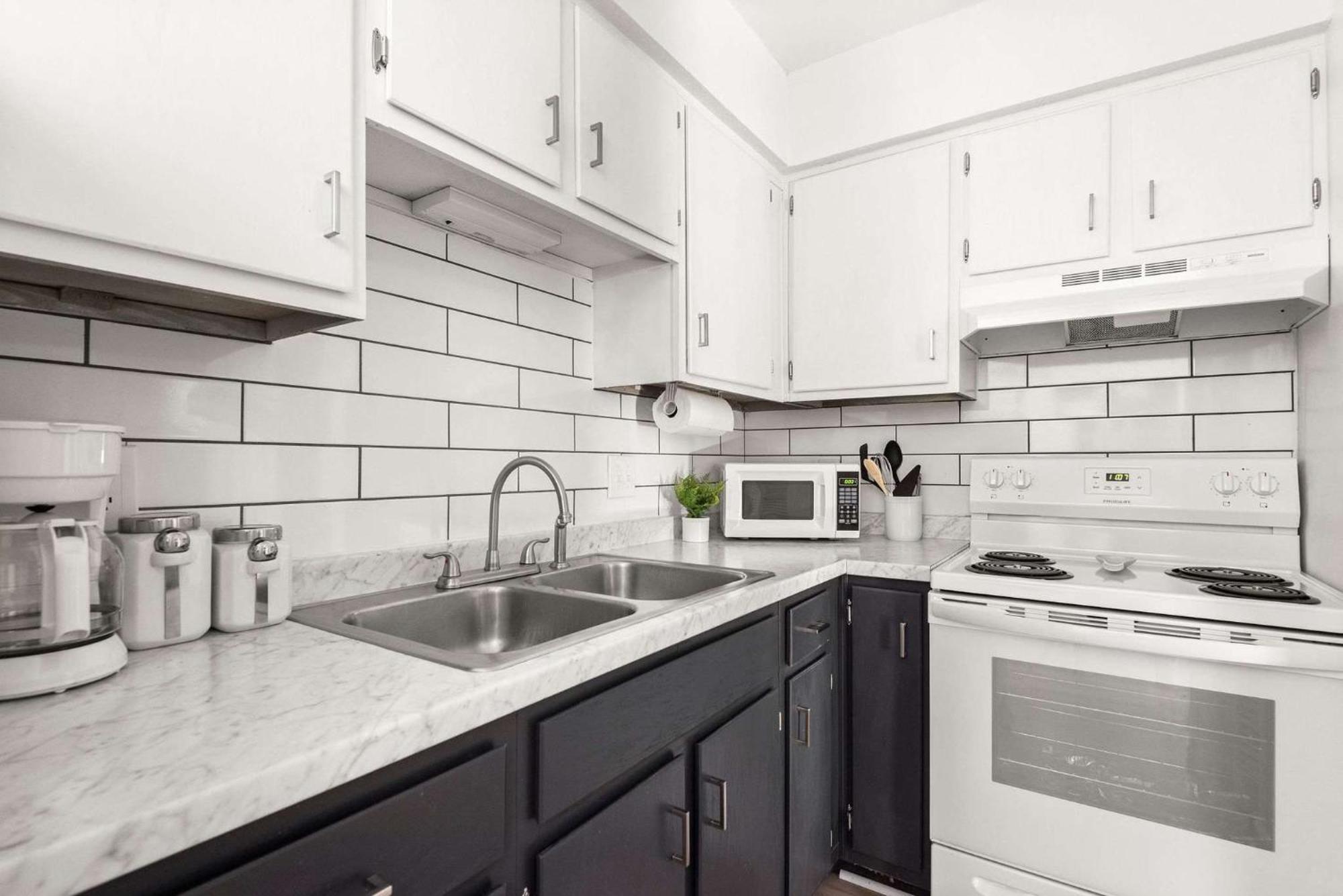 Apartment Dolly On Music Row Nashville