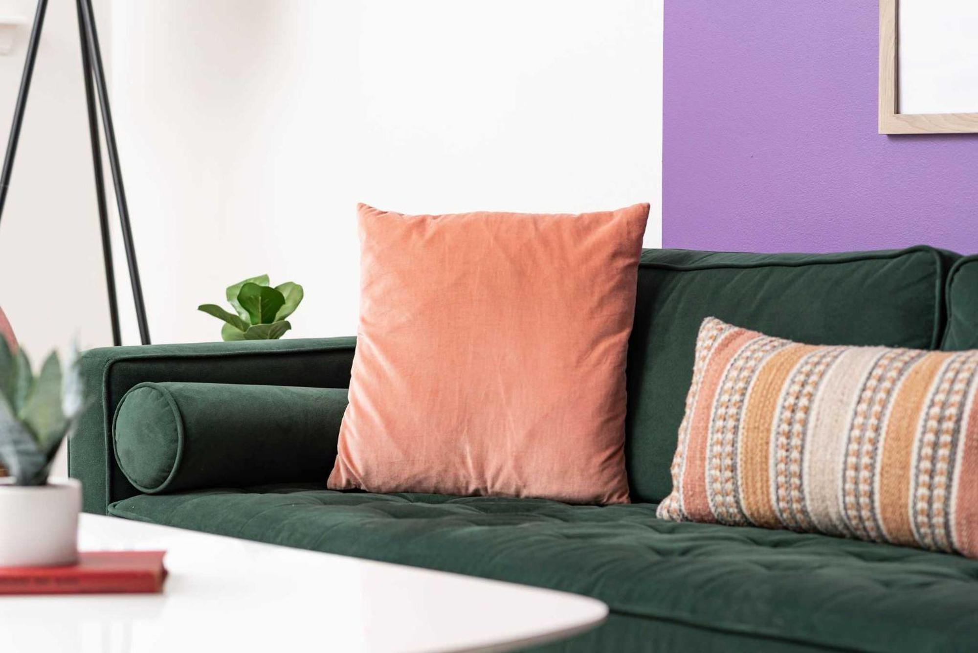 Dolly On Music Row Nashville