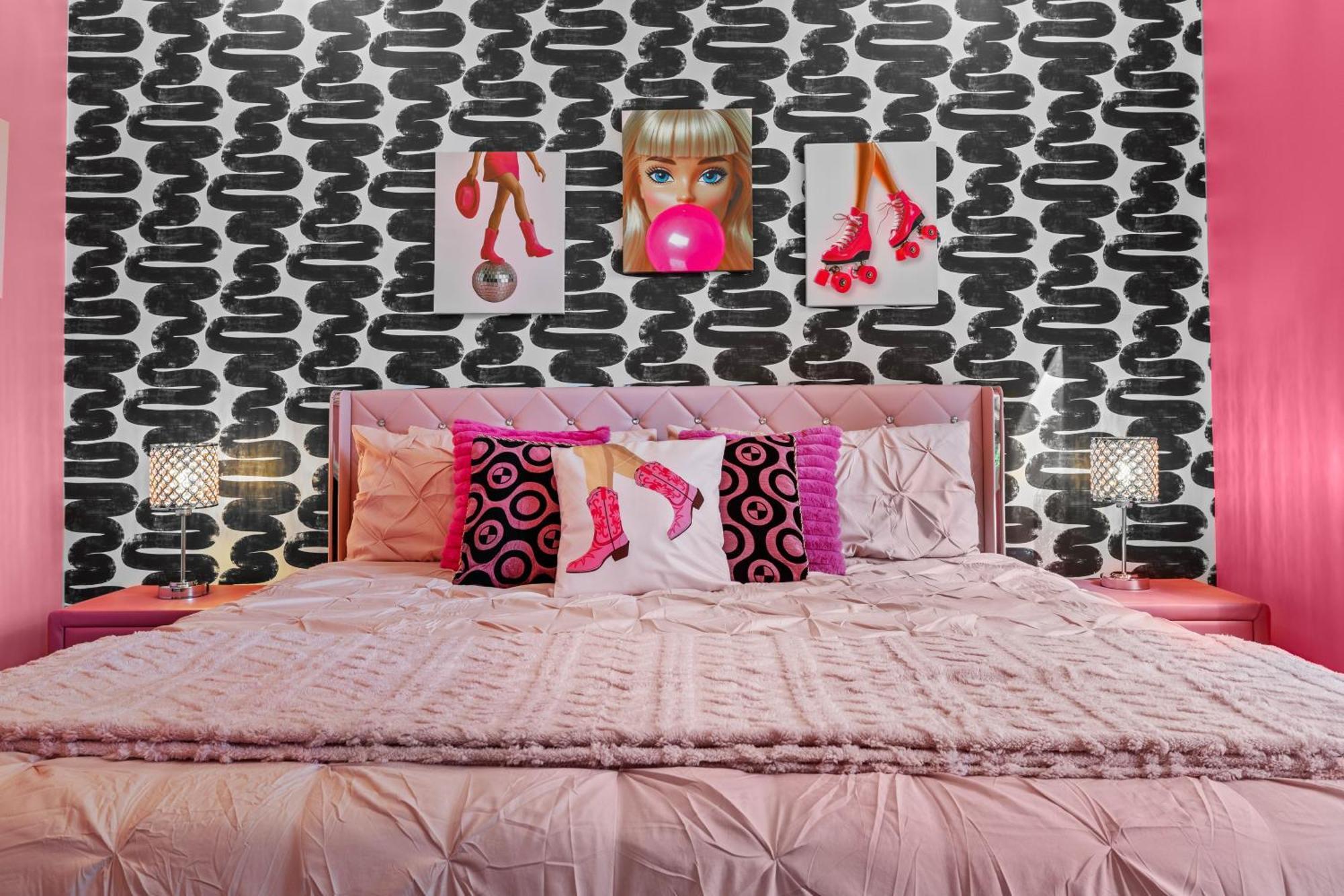 Apartment Bachelorette Paradise Pink House Near Broadway *