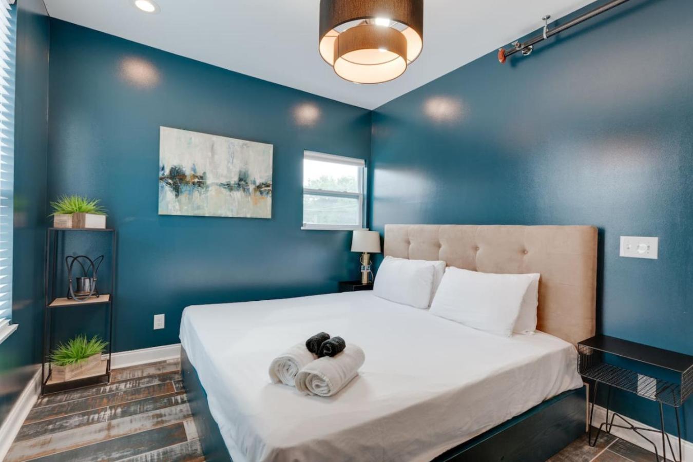 Apartment Modern Getaway Near Vandy