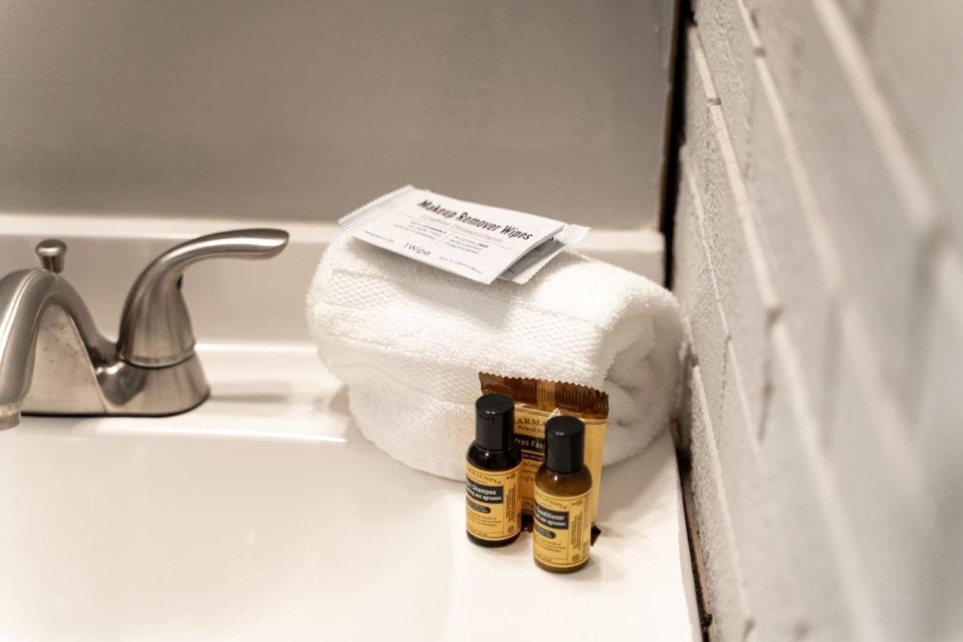 Parthenon Getaway - 2bdrm * Nashville