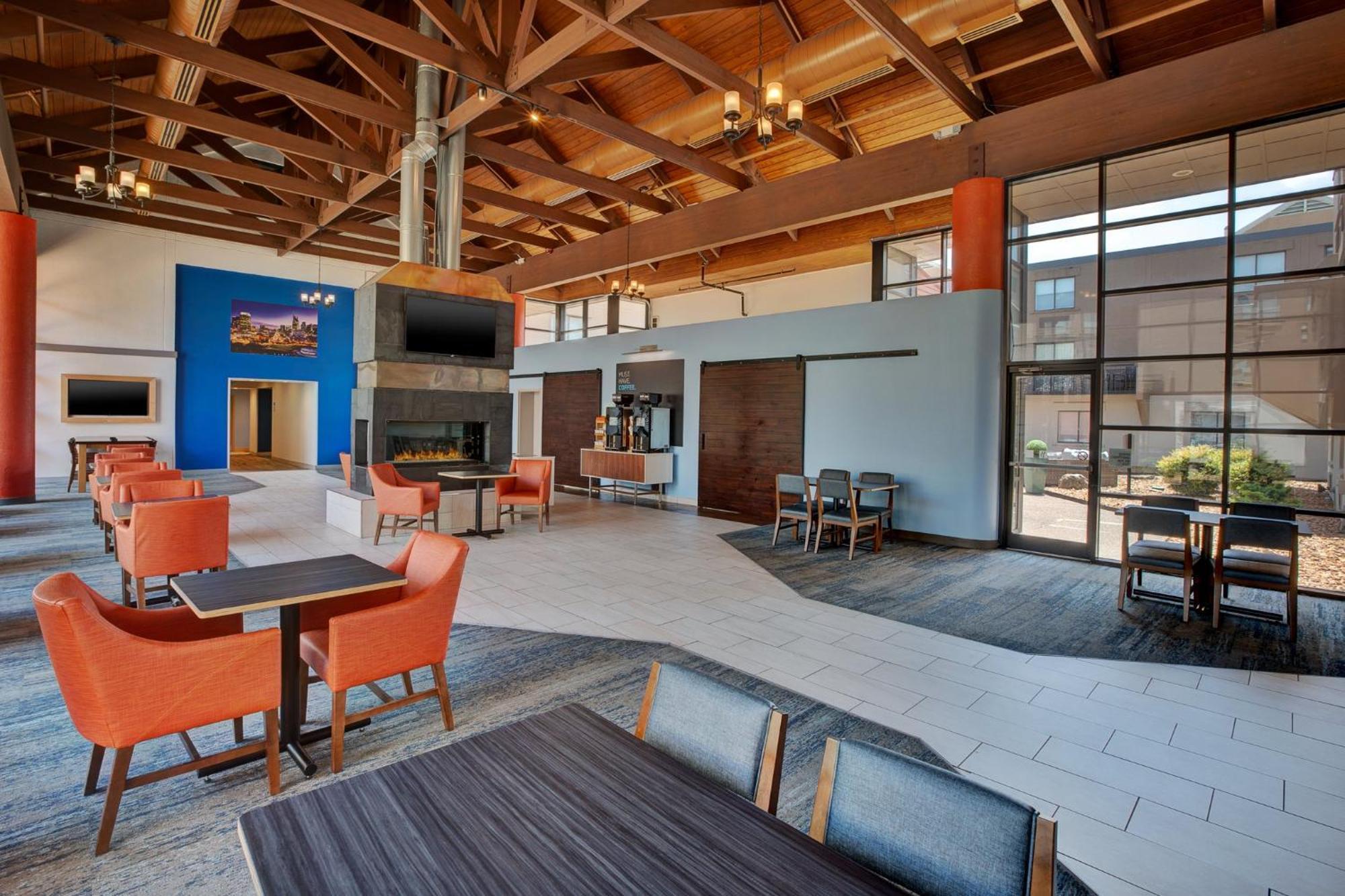 Express Airport By Ihg Nashville