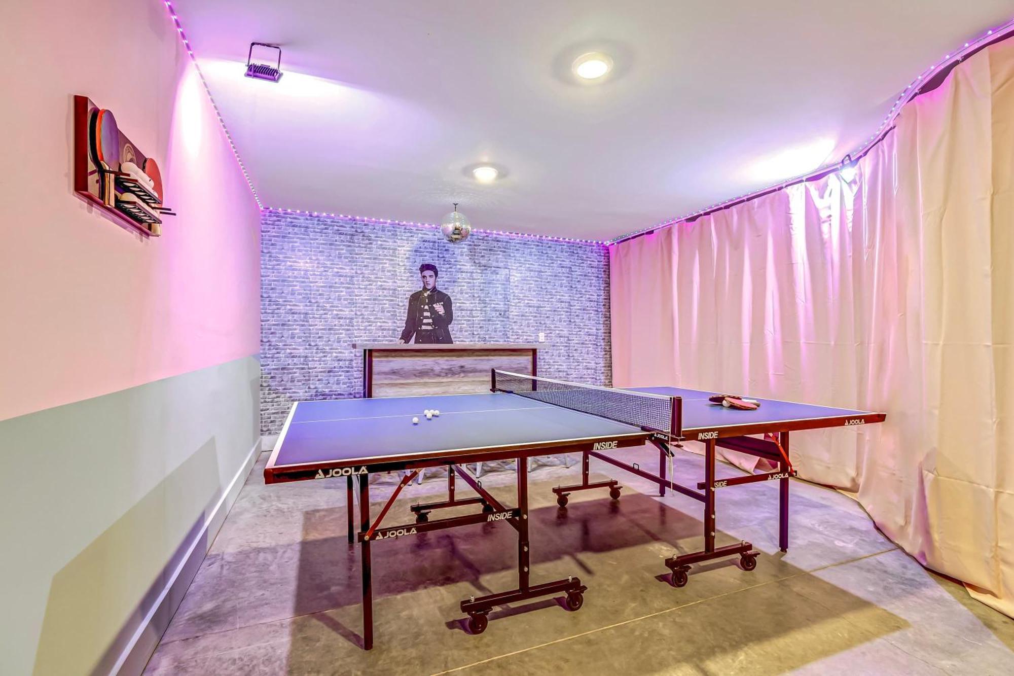 New Luxe Roofdeck 13 Beds Holiday home