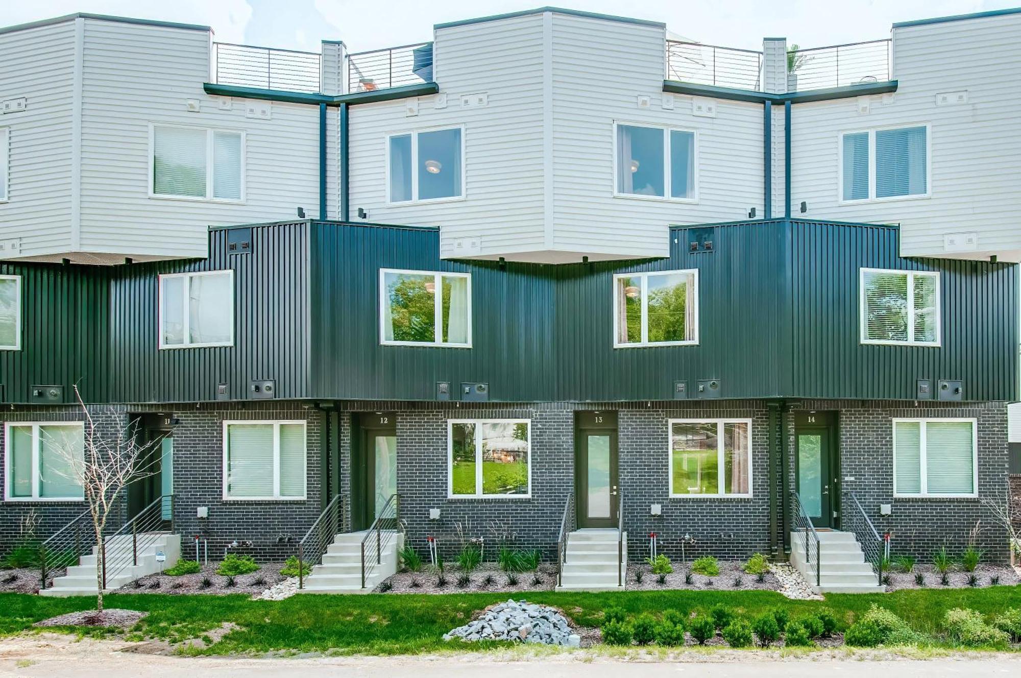 New Luxe Roofdeck 13 Beds