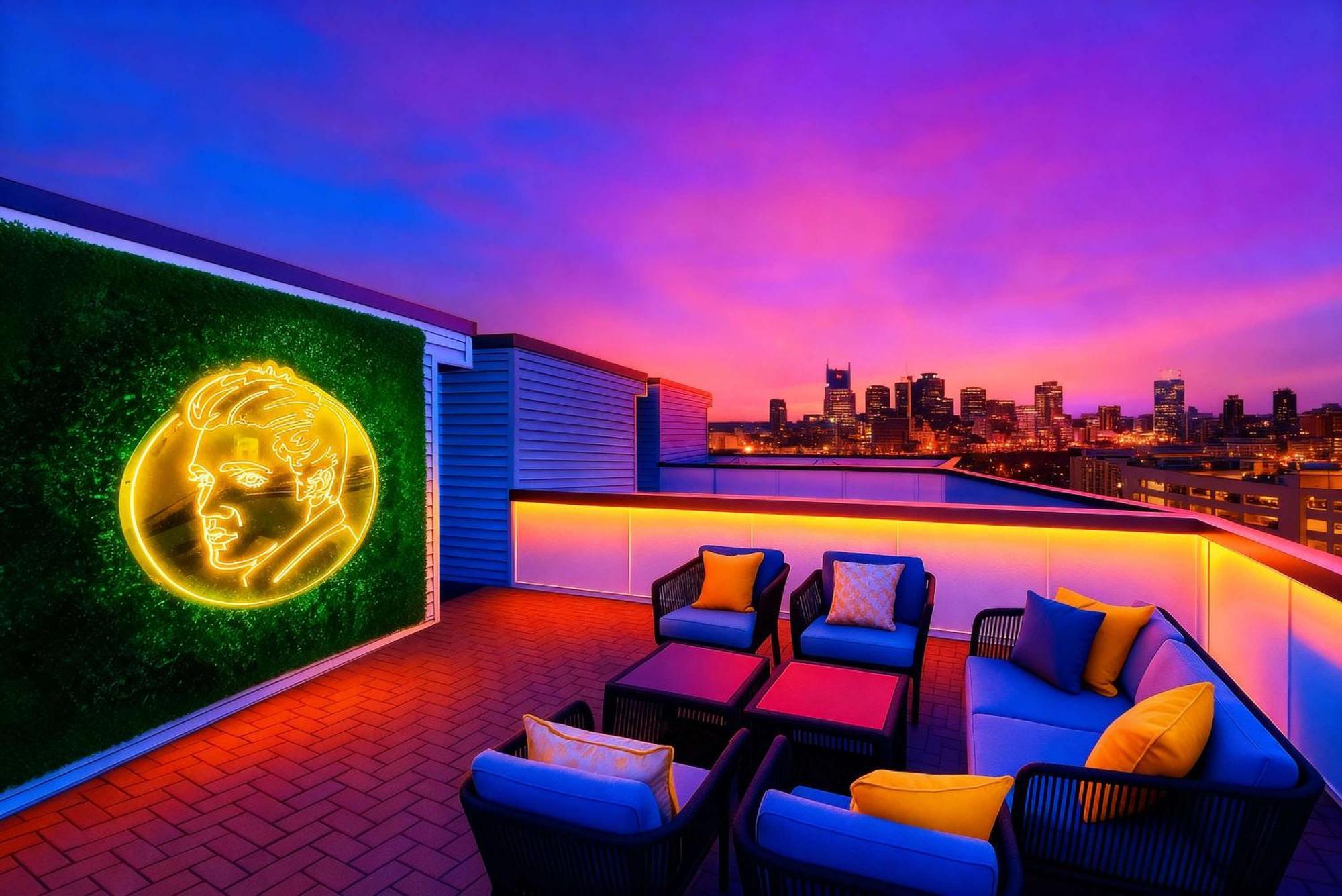 New Luxe Roofdeck 13 Beds *