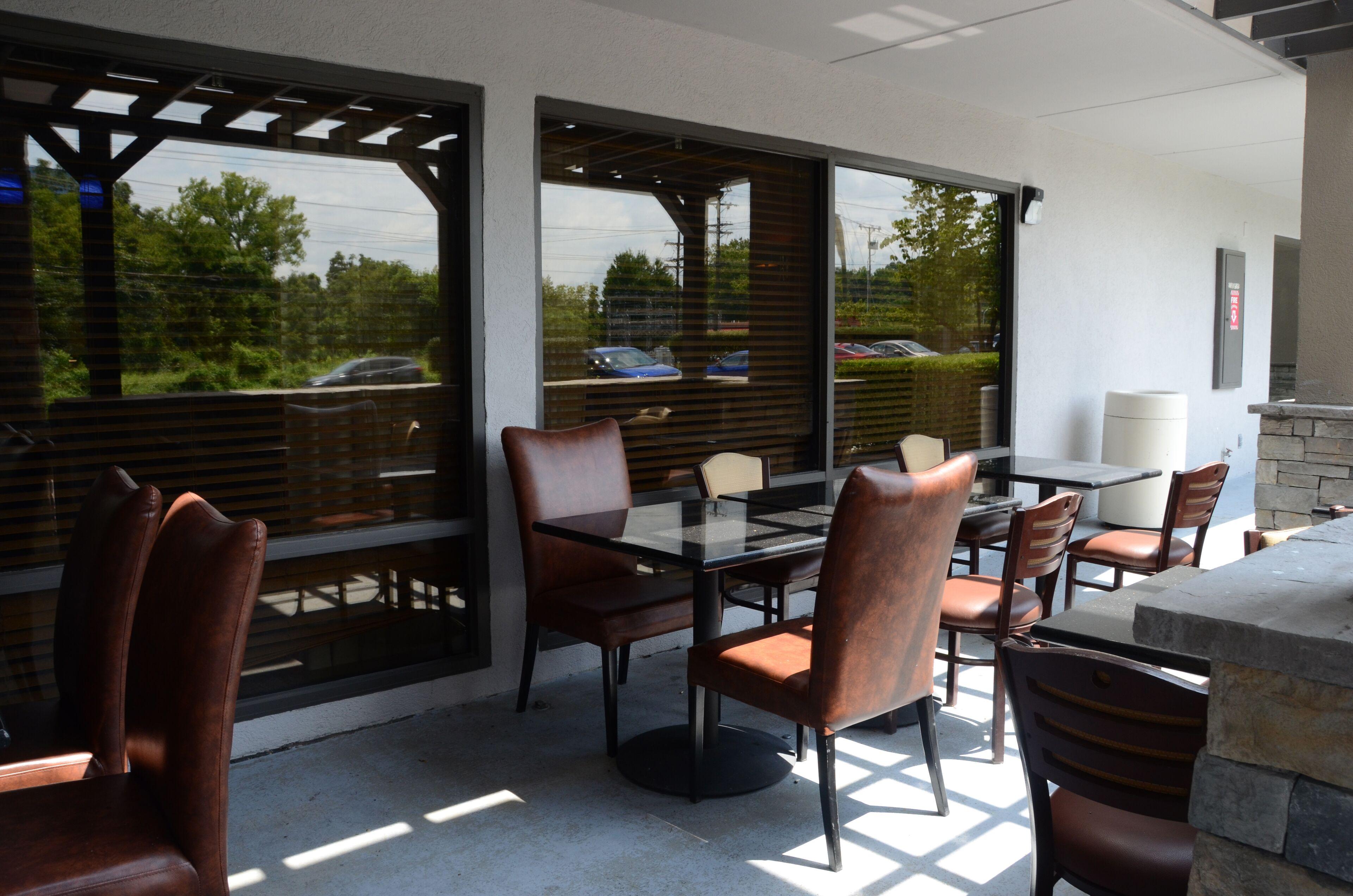 Hotel Baymont By Wyndham Airport 2*