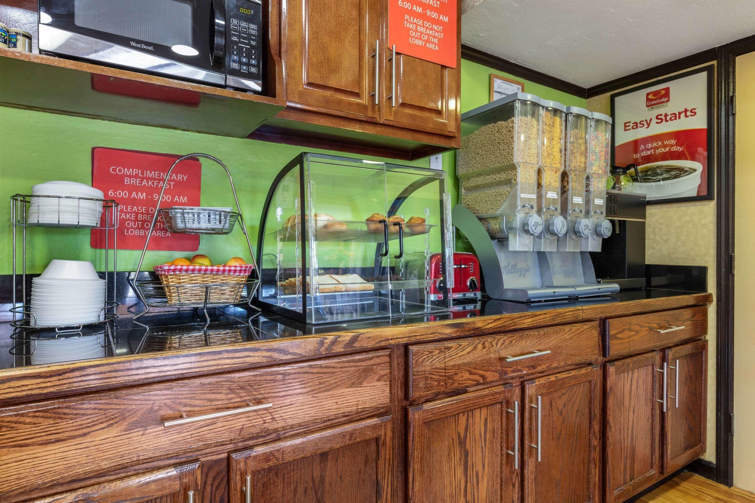 Econo Near Percy Priest *