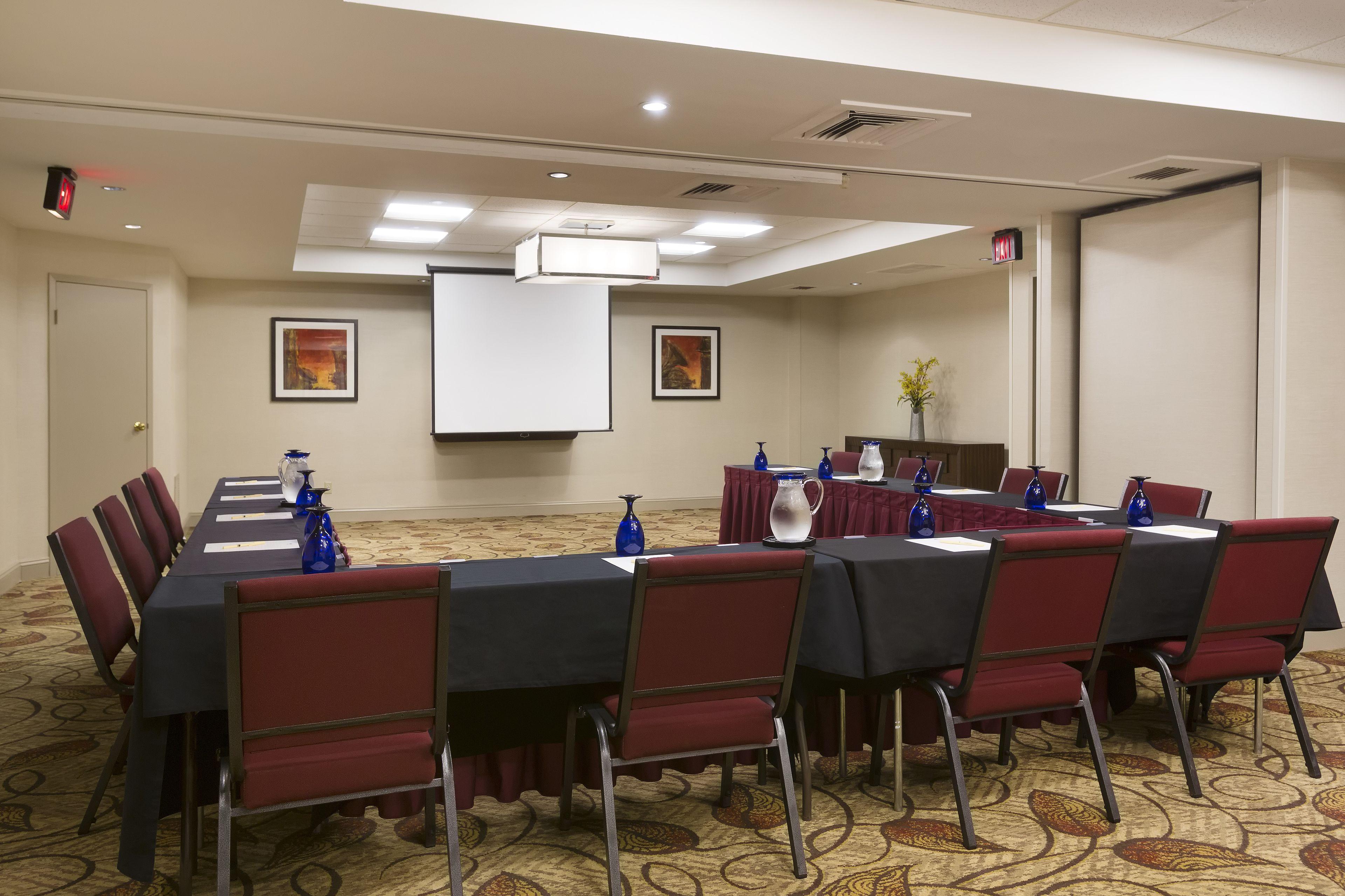 Hotel Doubletree By Hilton Airport Nashville