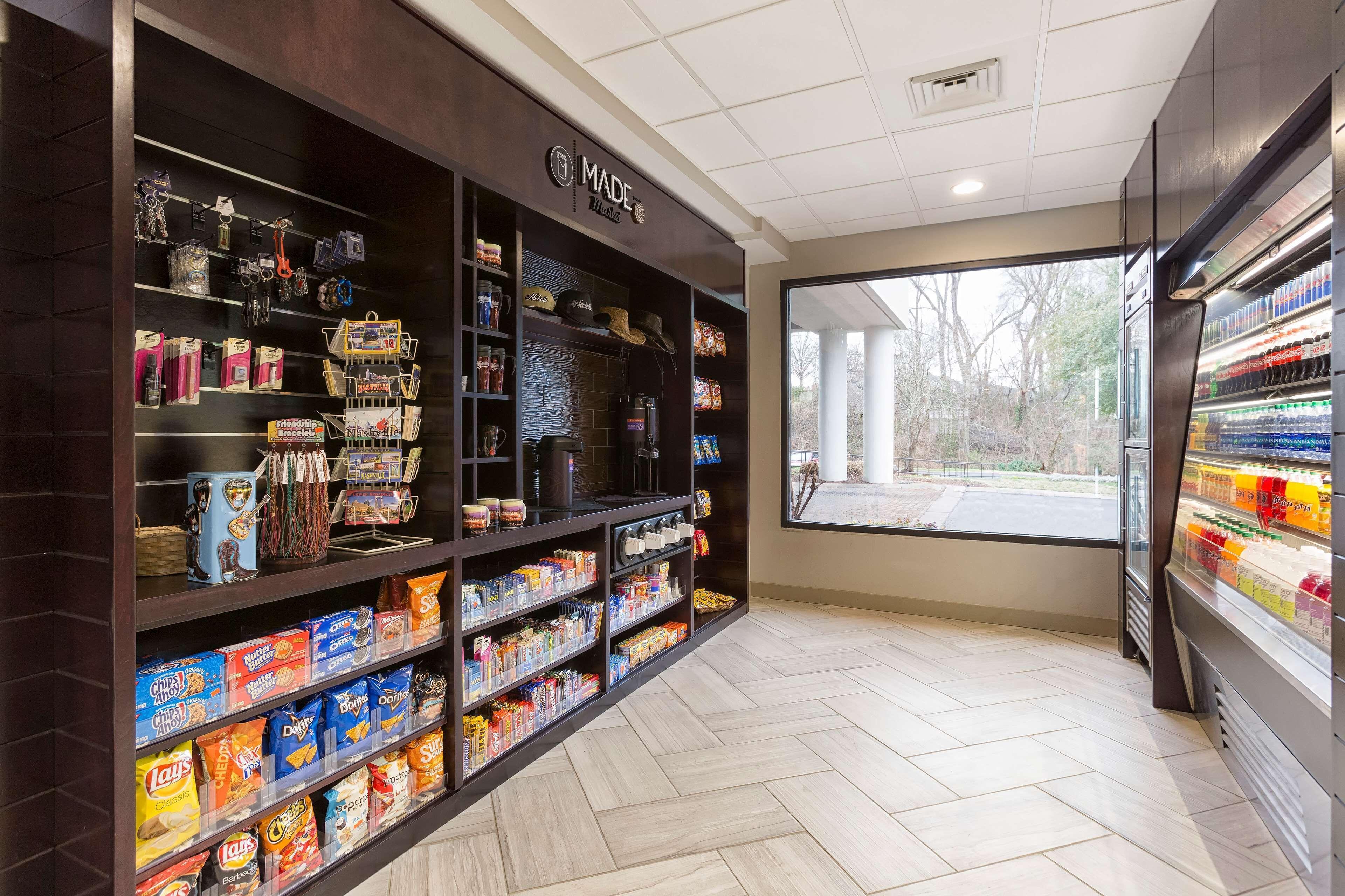 Doubletree By Hilton Airport Hotel