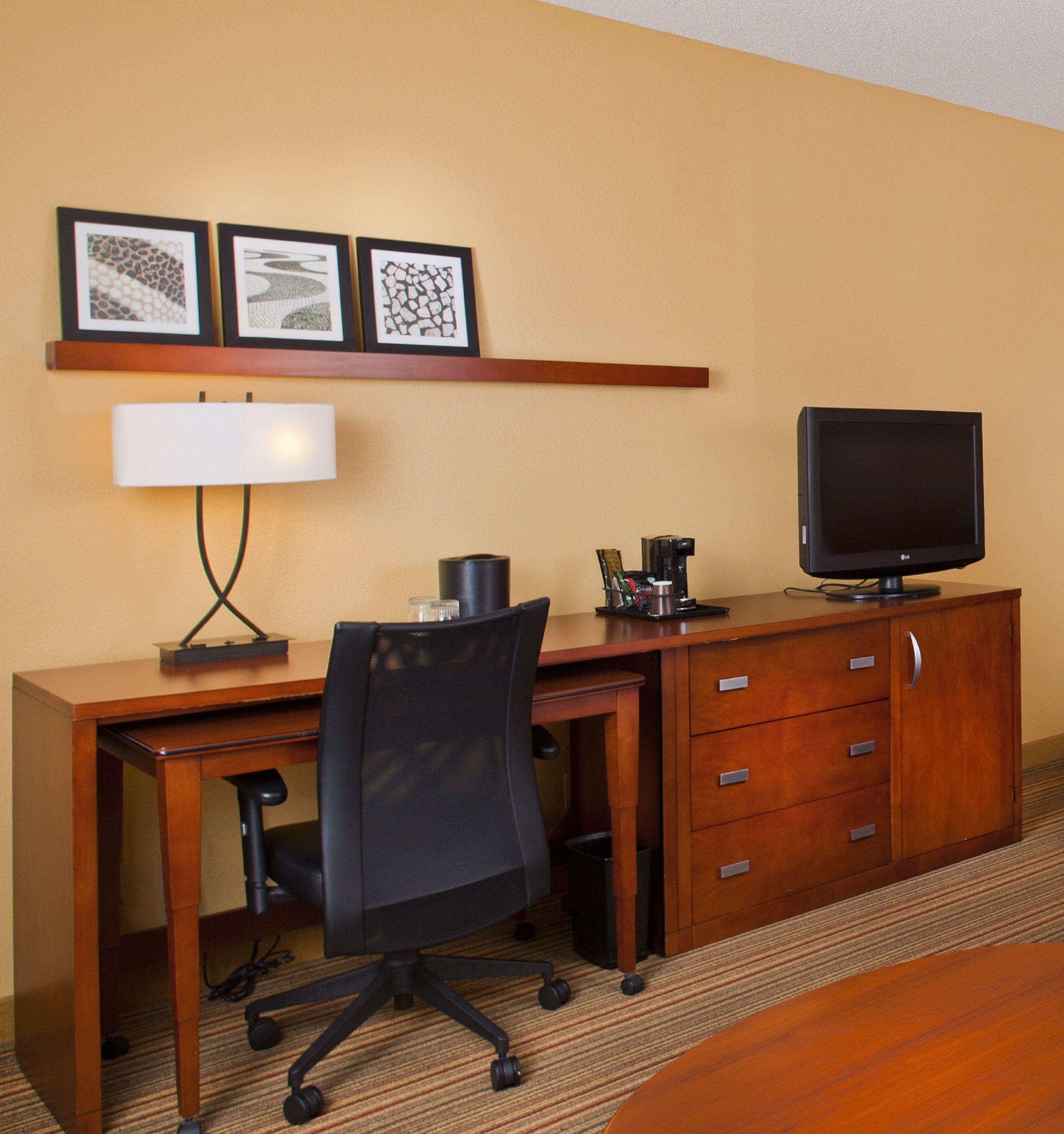 Hotel Courtyard By Marriott Airport 3*