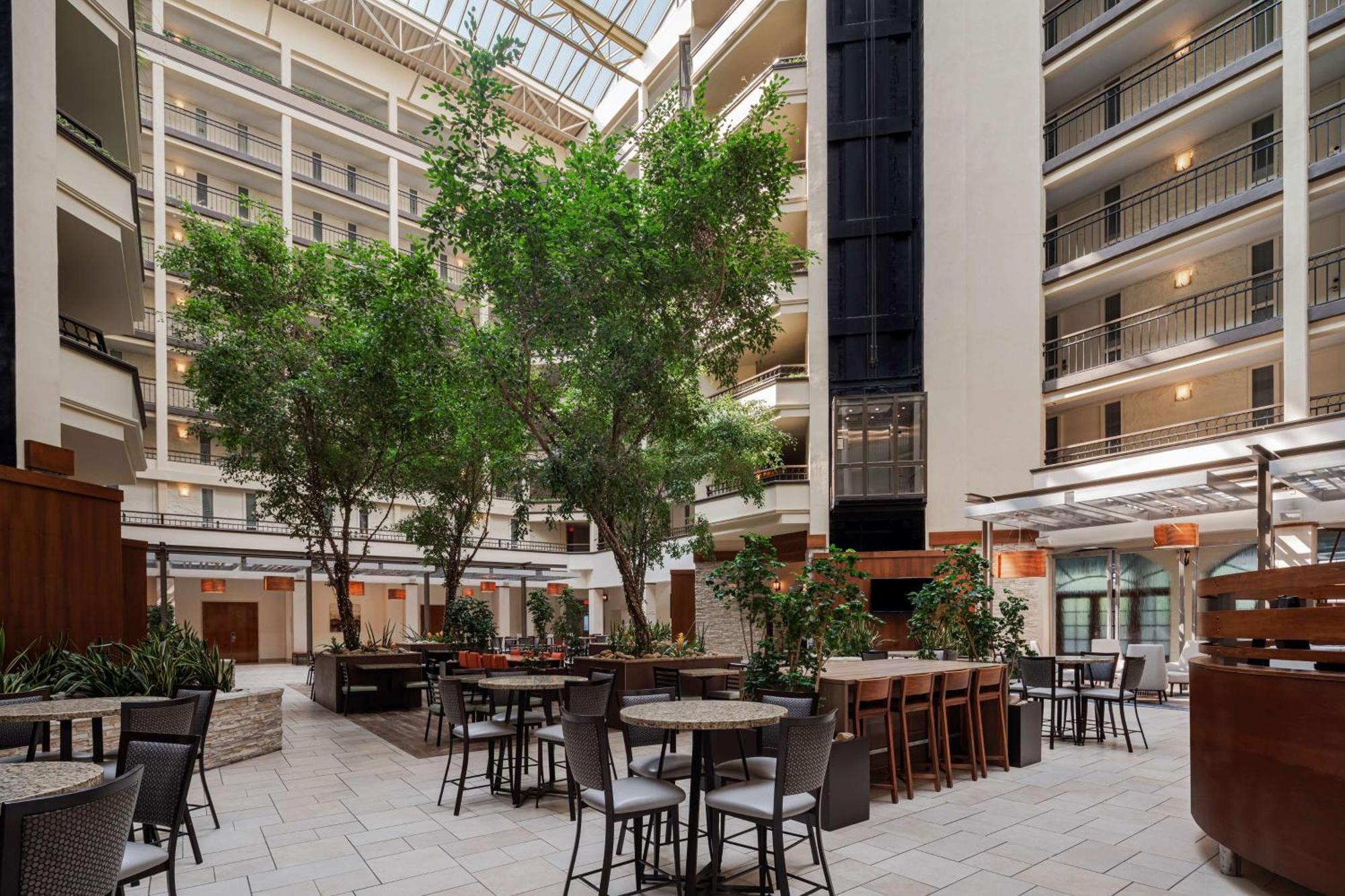 Embassy By Hilton Airport Hotel 4*