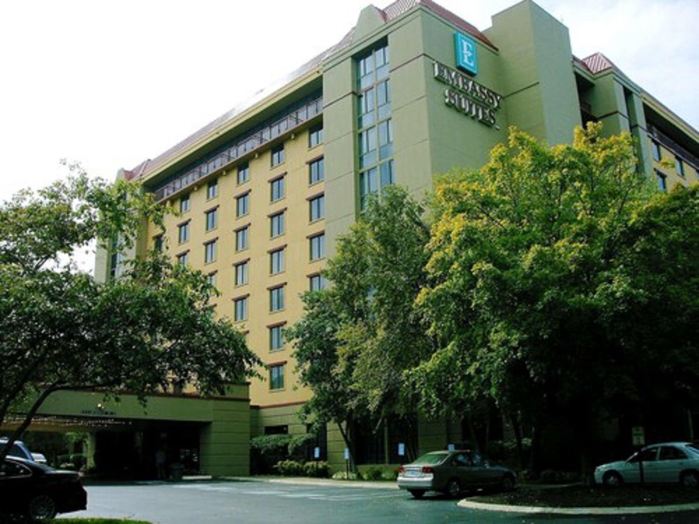 Embassy By Hilton Airport 4*