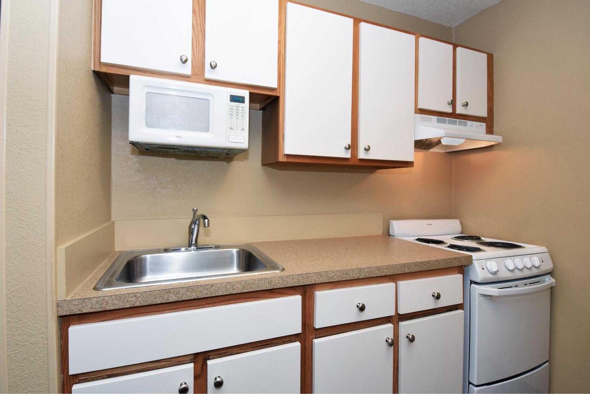 Homestay Suites Hotel 2*
