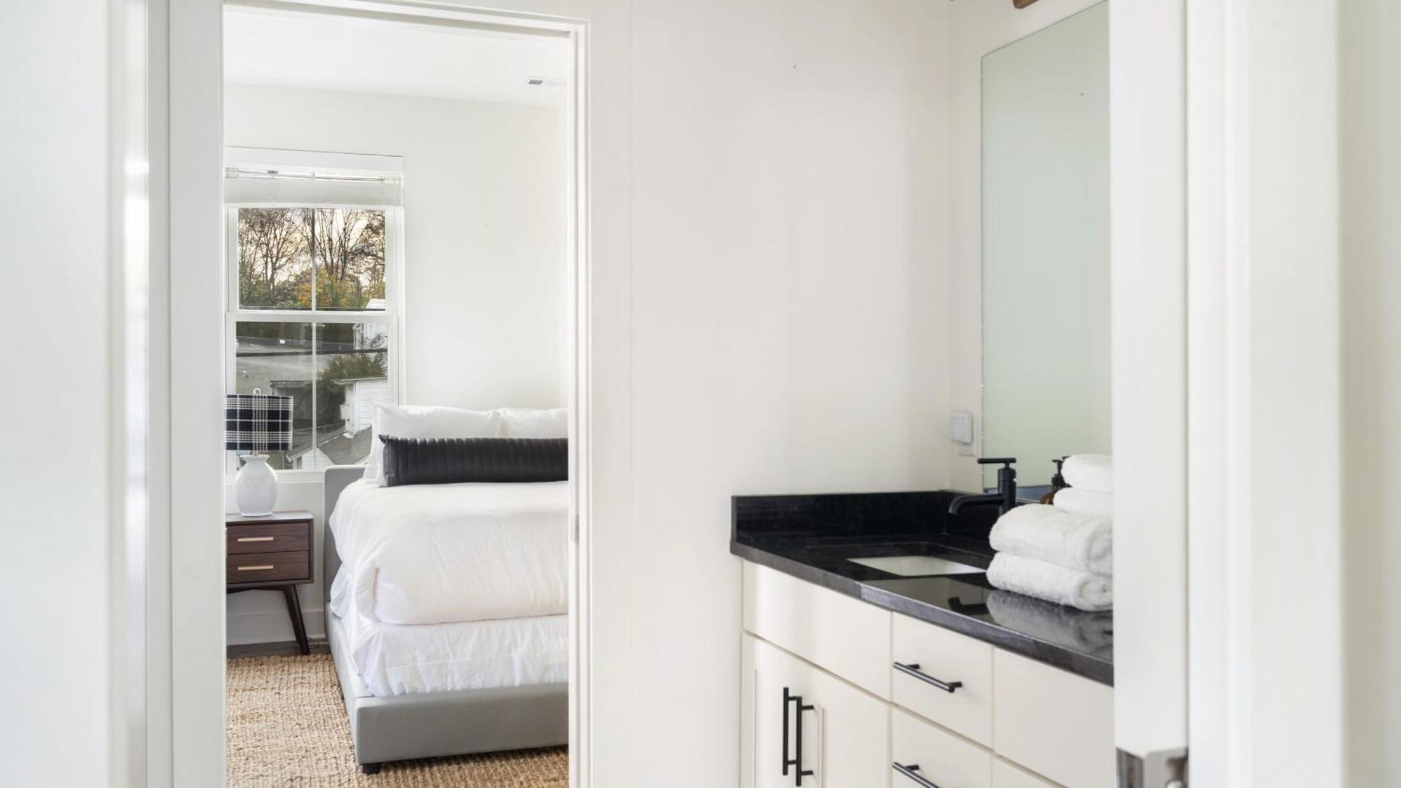 Hart Buyout 1 By Avantstay Two Town House Buyout W Modern Amenities In *