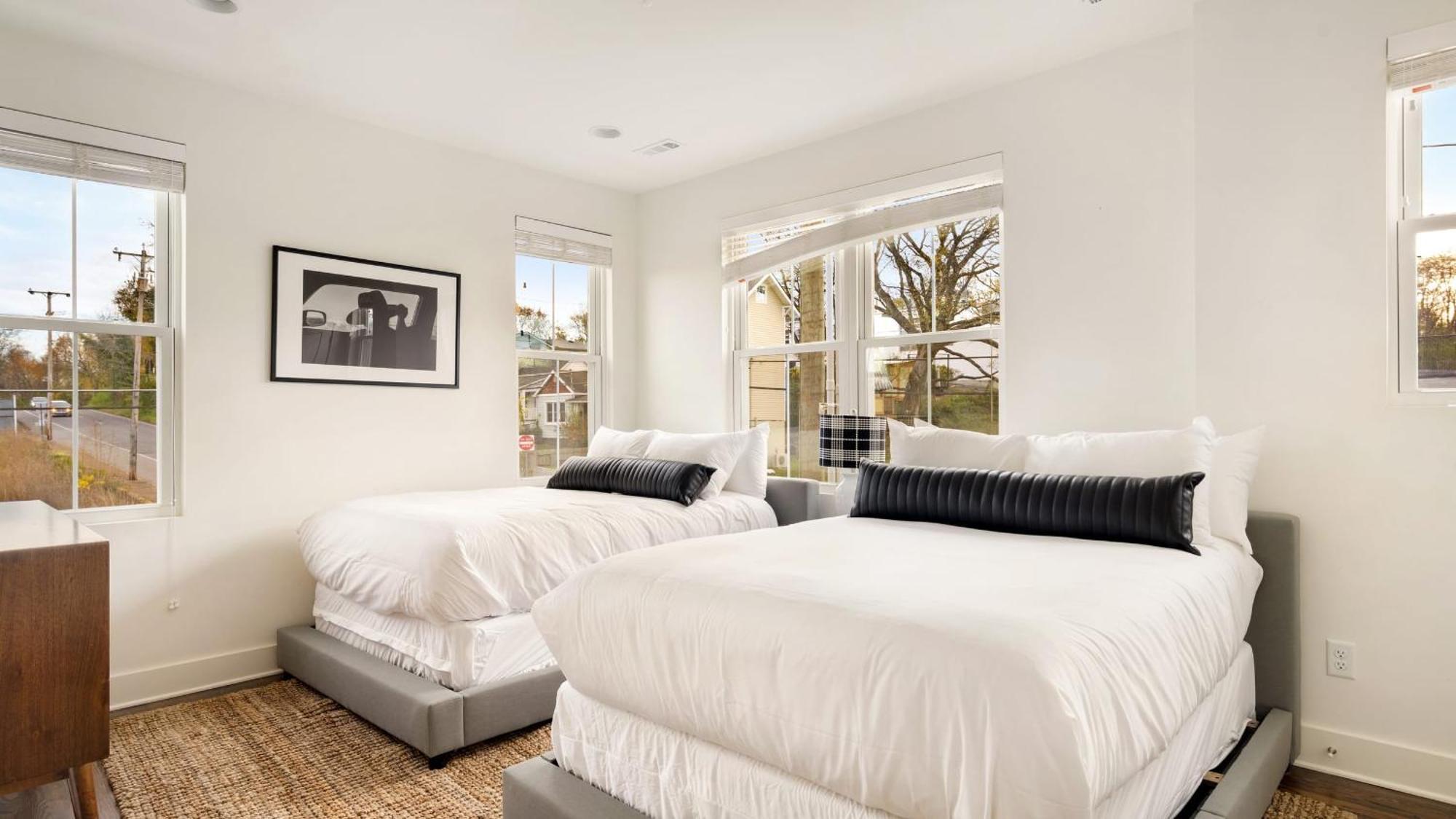 Hart Buyout 3 By Avantstay Two Town House Buyout W Modern Amenities In Holiday home