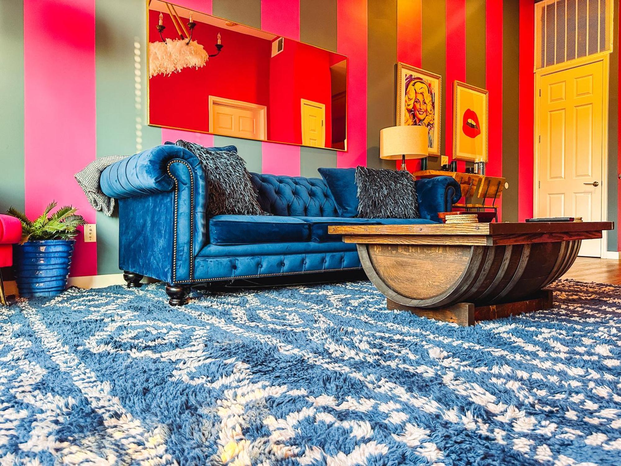 Holiday home Dolly's Yacht Club - Cozy Retreat Near Broadway *