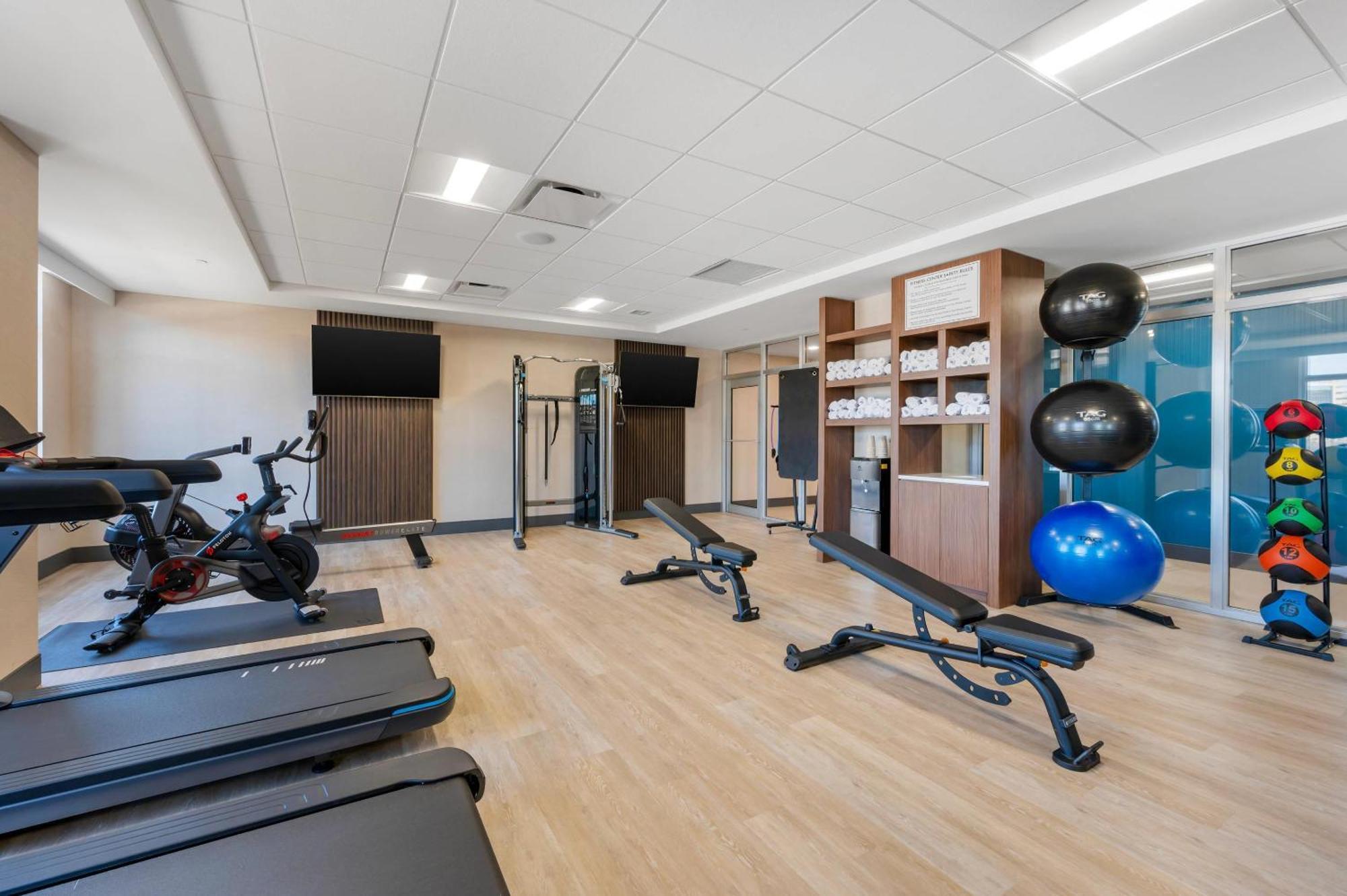 Cambria Midtown 4*