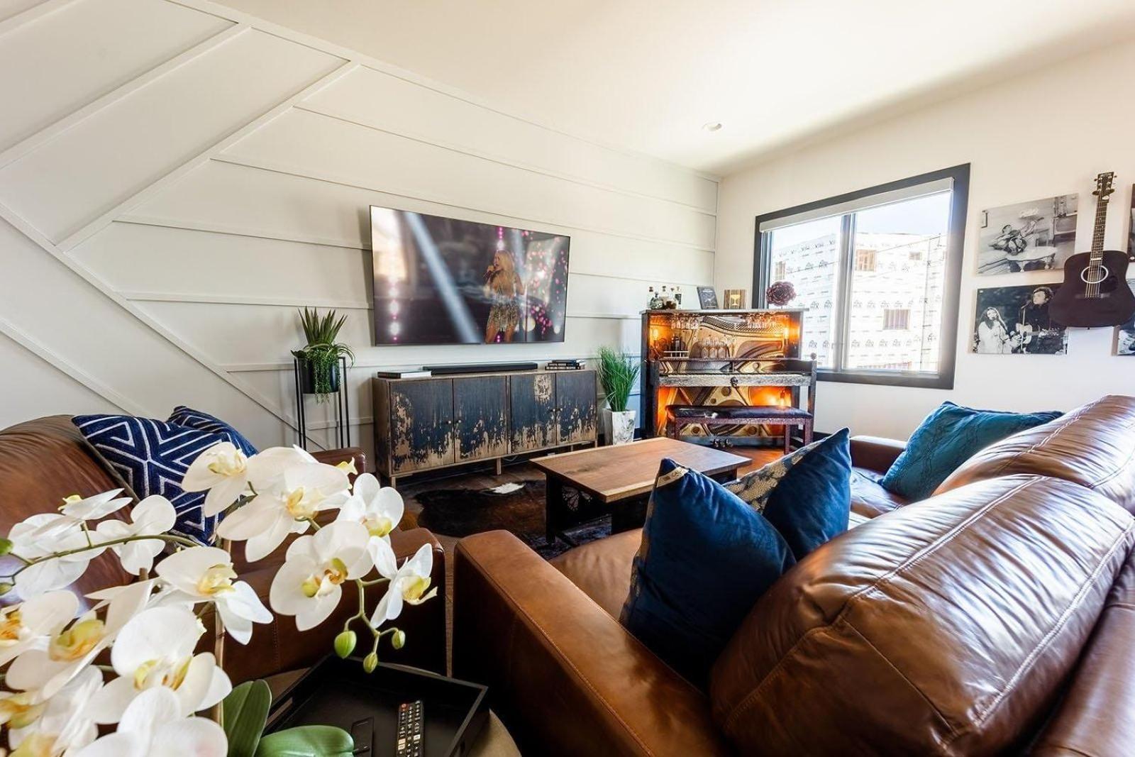 Holiday home Two Lavish Gulch Homes - Mins To Broadway Nashville