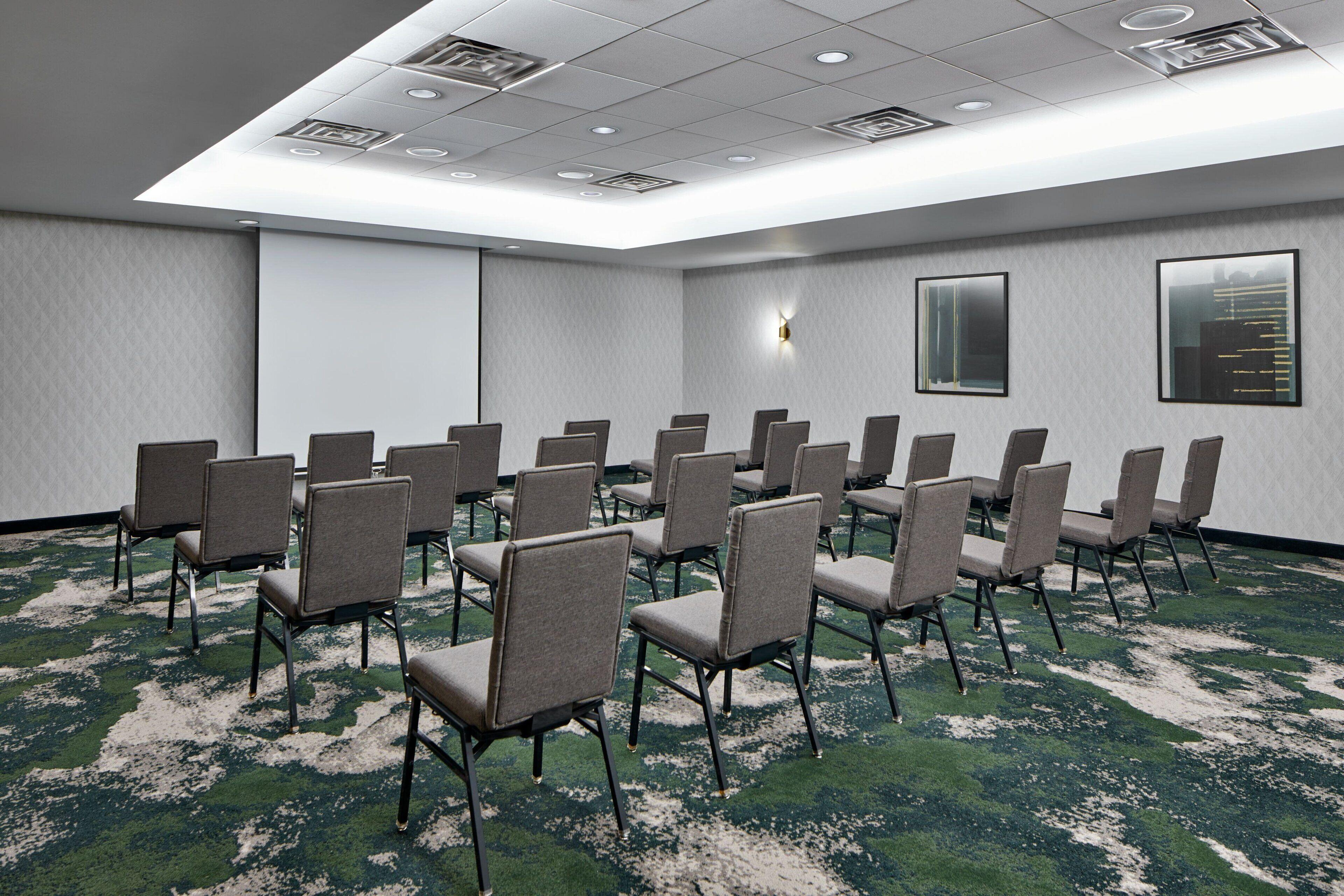 Courtyard By Marriott Downtown Hotel