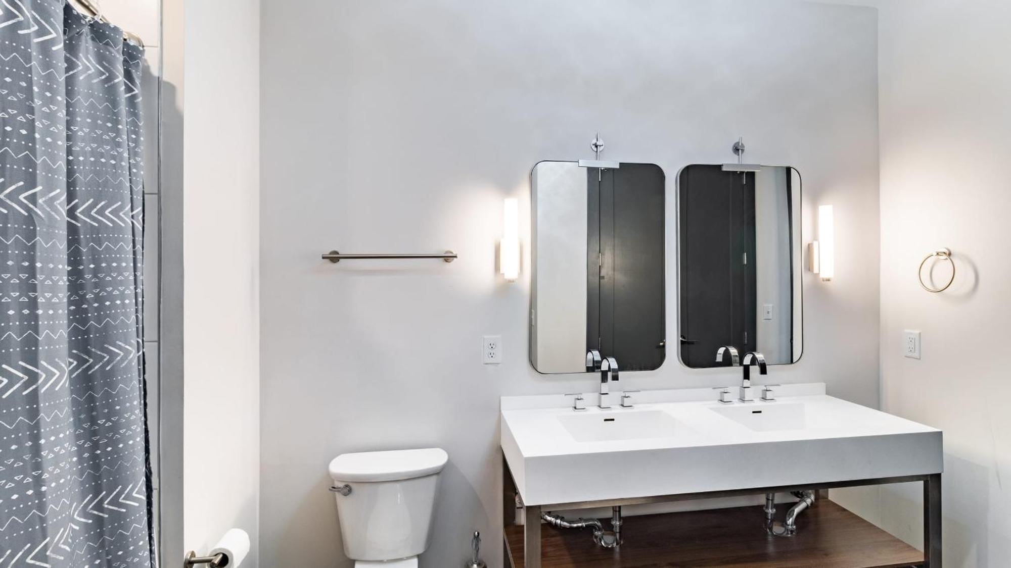 Holiday home Downtown 2br Balcony Parking Near Broadway Nashville