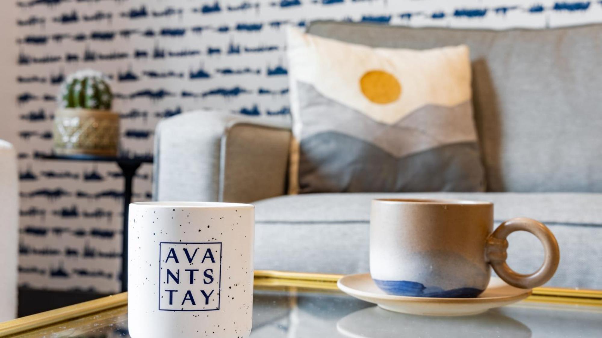 Downtown 2br Balcony Parking Near Broadway Holiday home *