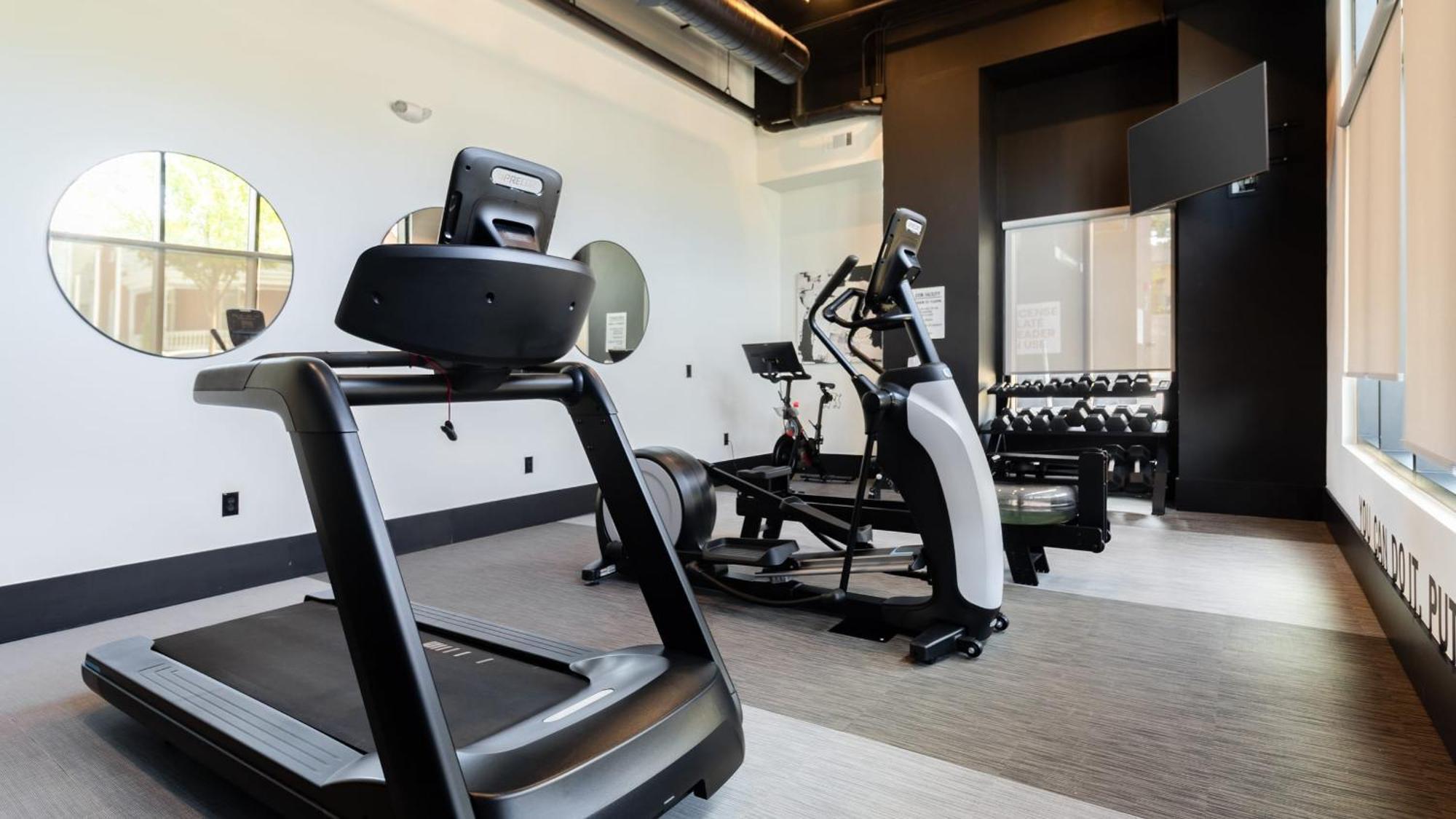 Downtown 2br Balcony Parking Near Broadway Nashville