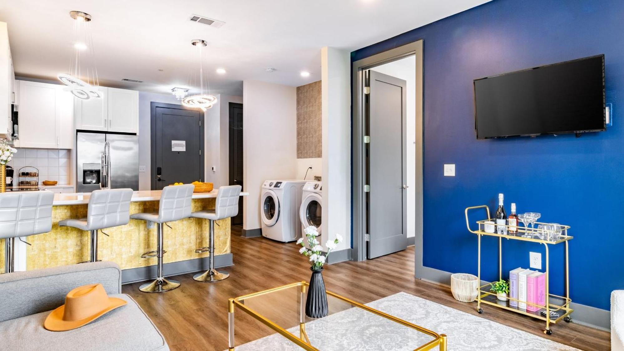 Holiday home Downtown 2br Balcony Parking Near Broadway Nashville