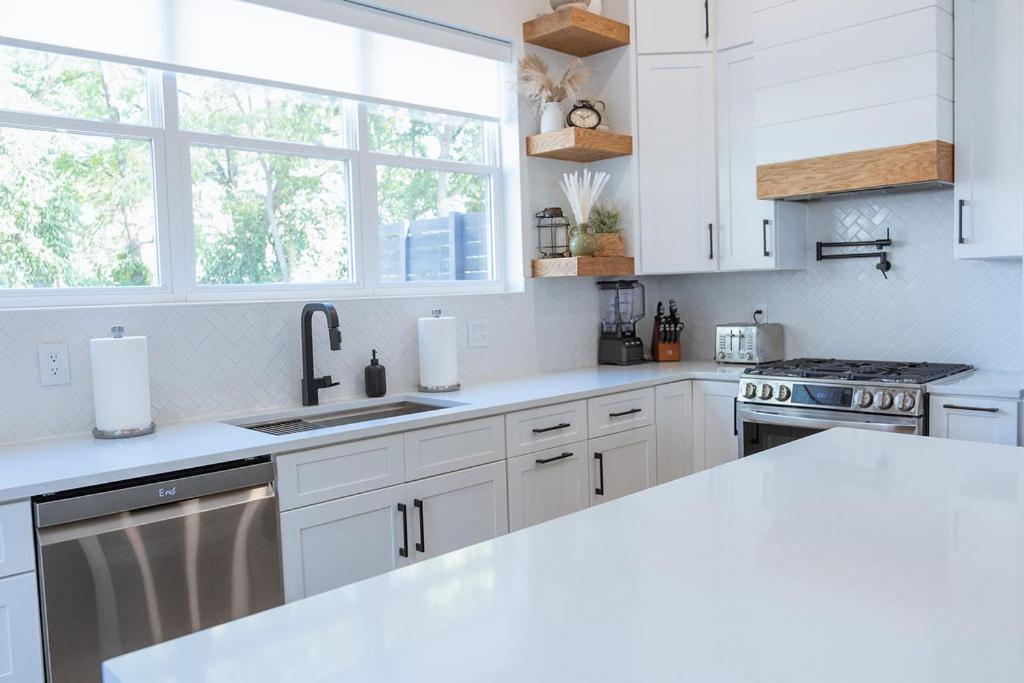 Luxury Retreat, Sauna, Hot Tub-monthly Holiday home *